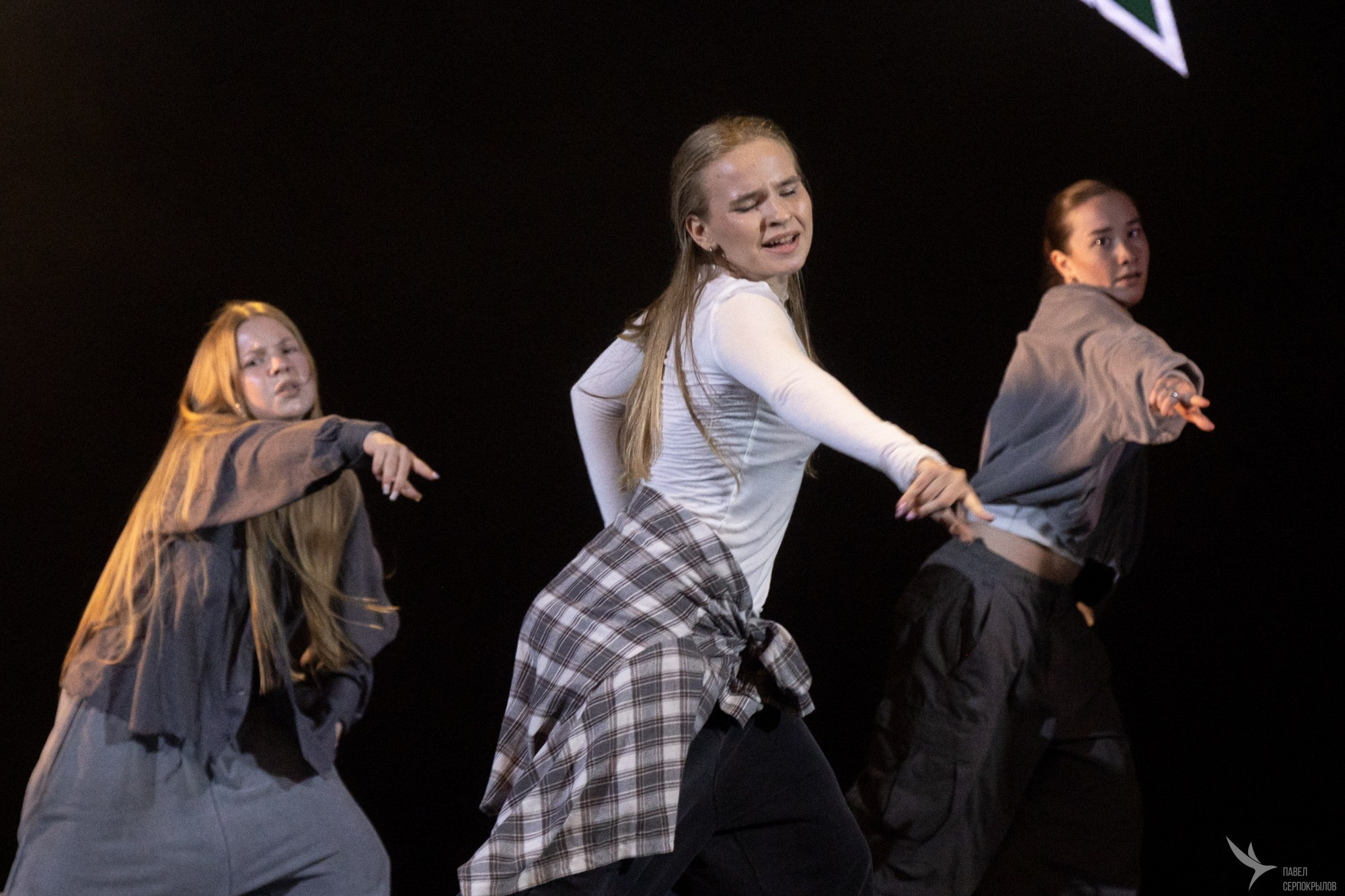 Отчетный концерт студии танца KingStep. Репортажный фотограф в Казани Павел Серпокрылов