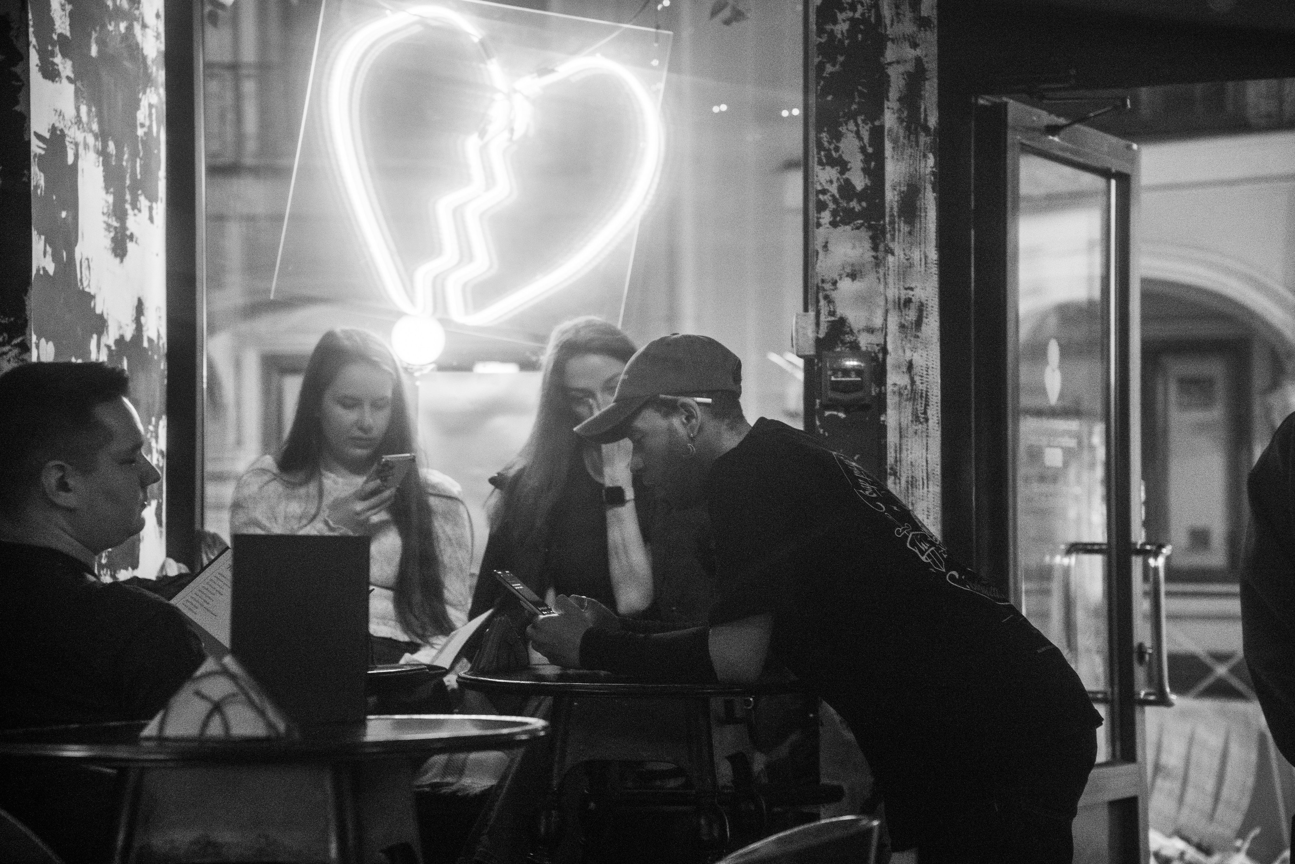 Из Сибири с любовью. Бар разбитых сердец. Концертный и репортажный фотограф в Санкт-Петербурге Слава Пахомов