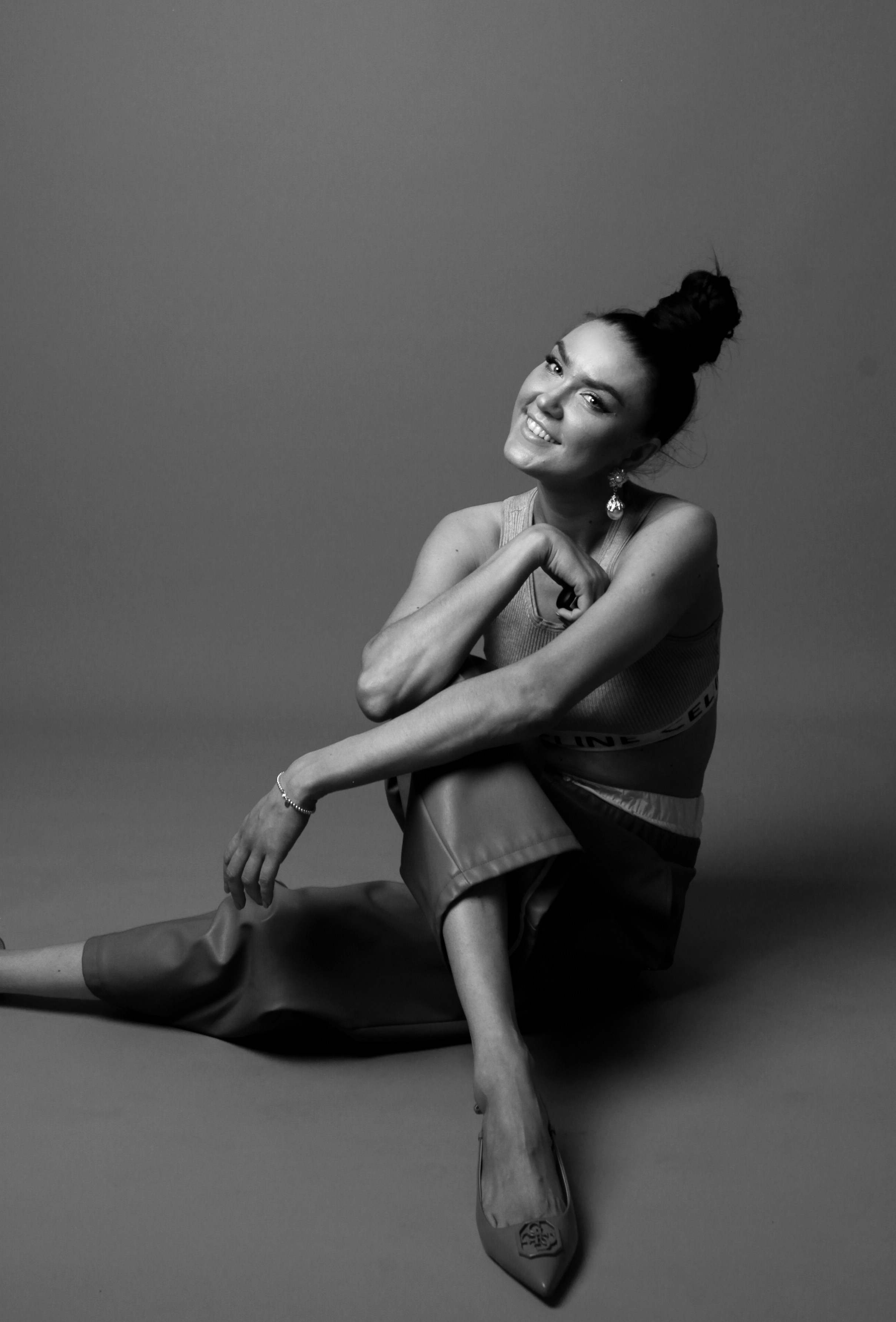 ЯРКИЙ РОЗОВЫЙ ФОН | АВТОПОРТРЕТНАЯ. YourSelf.photostudio | автопортретная фотостудия ТОЛЬЯТТИ