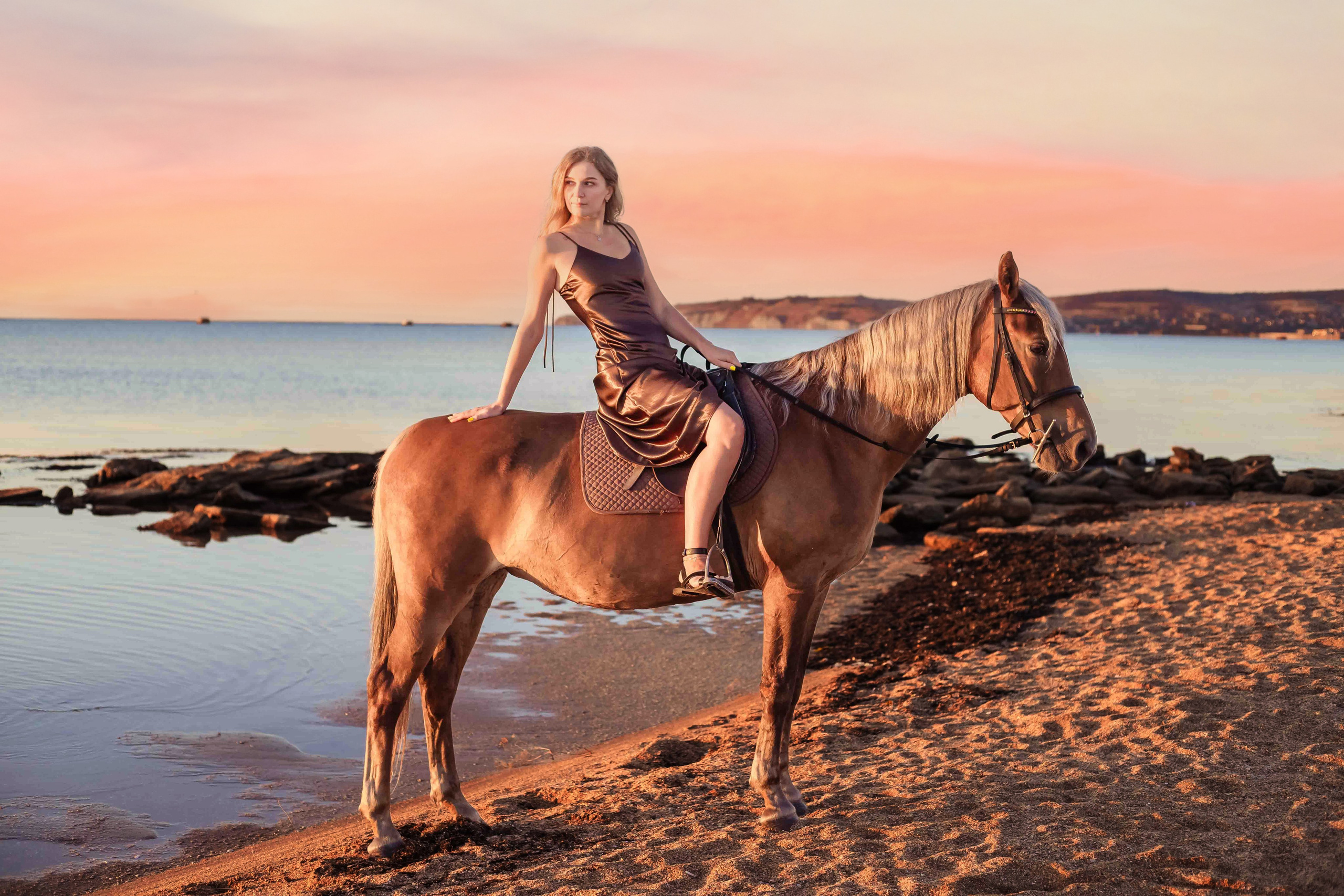 Фотосессия на море с лошадью. Фотограф в Феодосии Наталья Булгакова