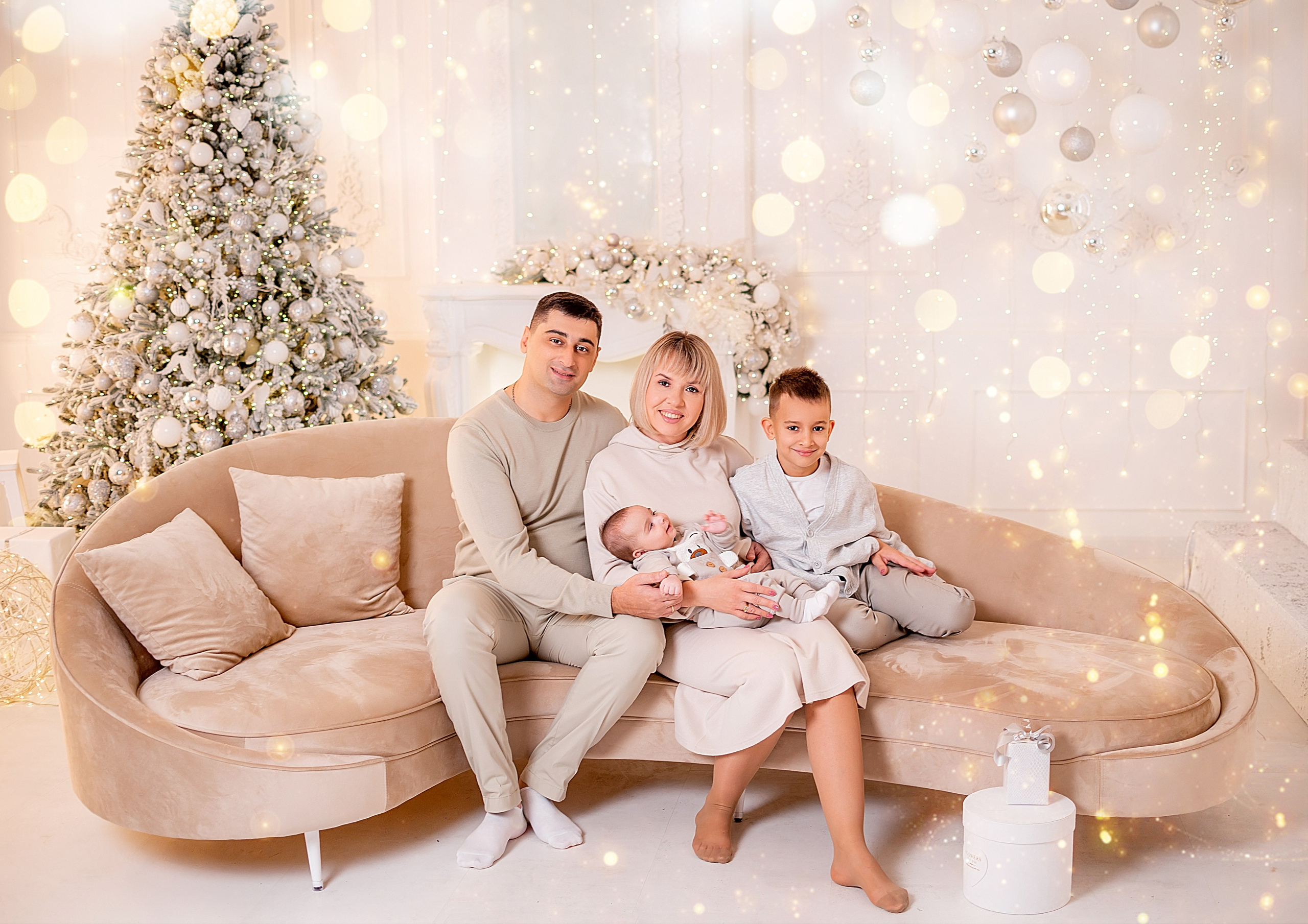 Новогодняя семейная фотосессия в Краснодаре 2023-2024. Фотограф новорожденных Краснодар Малышенко Надежда