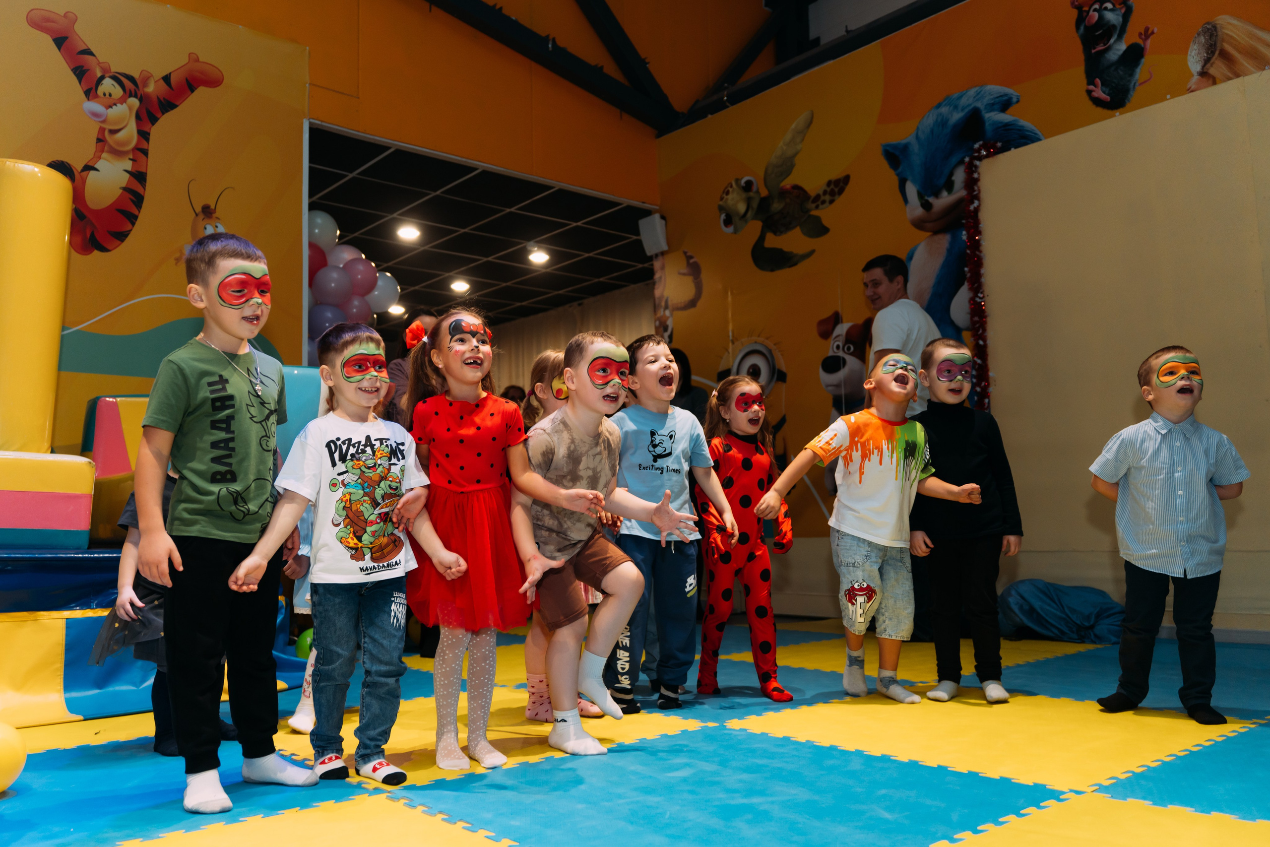 День рождения в игровой. СВАДЕБНЫЙ ФОТОГРАФ КРАСНОЯРСК