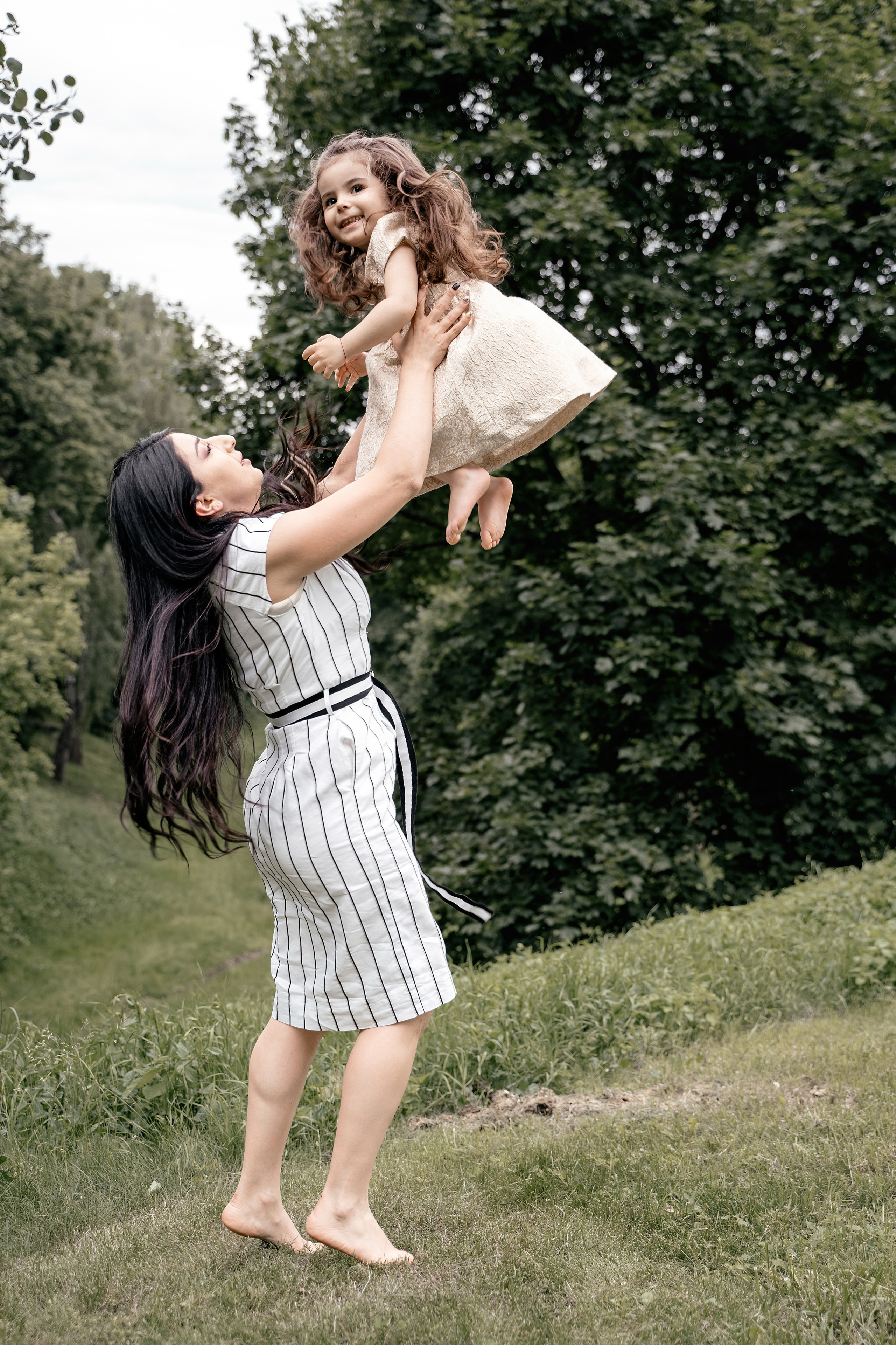 Домашняя семейная фотосессия в Москве, Домодедово, Видное, Бутово, Щербинка. Семейный фотограф Москва и Московская область. Семейная фотосессия на природе. Фотосессия детского праздника. Фотосессия юбилея. Фотосессия в день рождения. Фотограф на годик ребенку. Детский фотограф. Фоторепортаж семейного праздника. Детский фотограф Москва.