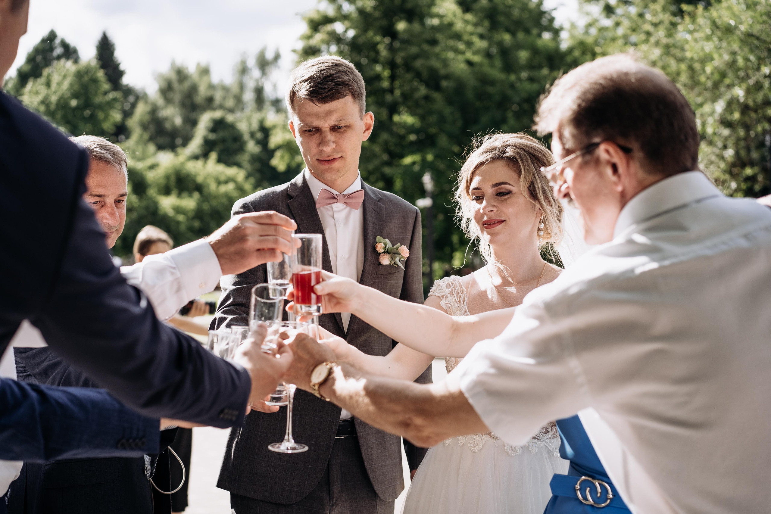 Свадебная фотосессия летом в Москве и Московской области. Индивидуальный и семейный фотограф в Москве и городе Видное. Свадебный фотограф в Москве. Свадебный фотограф в Московской области. Свадебная фотосессия 2023. Заказать свадебную фотосессию. Фотограф недорого. Красивые свадебные фотографии. Душевный фотограф. Фотограф Видное. Фотограф Домодедово. Фотограф Бутово. Фотограф Москва. Фотограф Царицыно. Свадебная фотосессия в Царицыно. Семейная фотосессия. Контент-фотосессия в Москве. Контент-фотограф. Визуал для эксперта. 