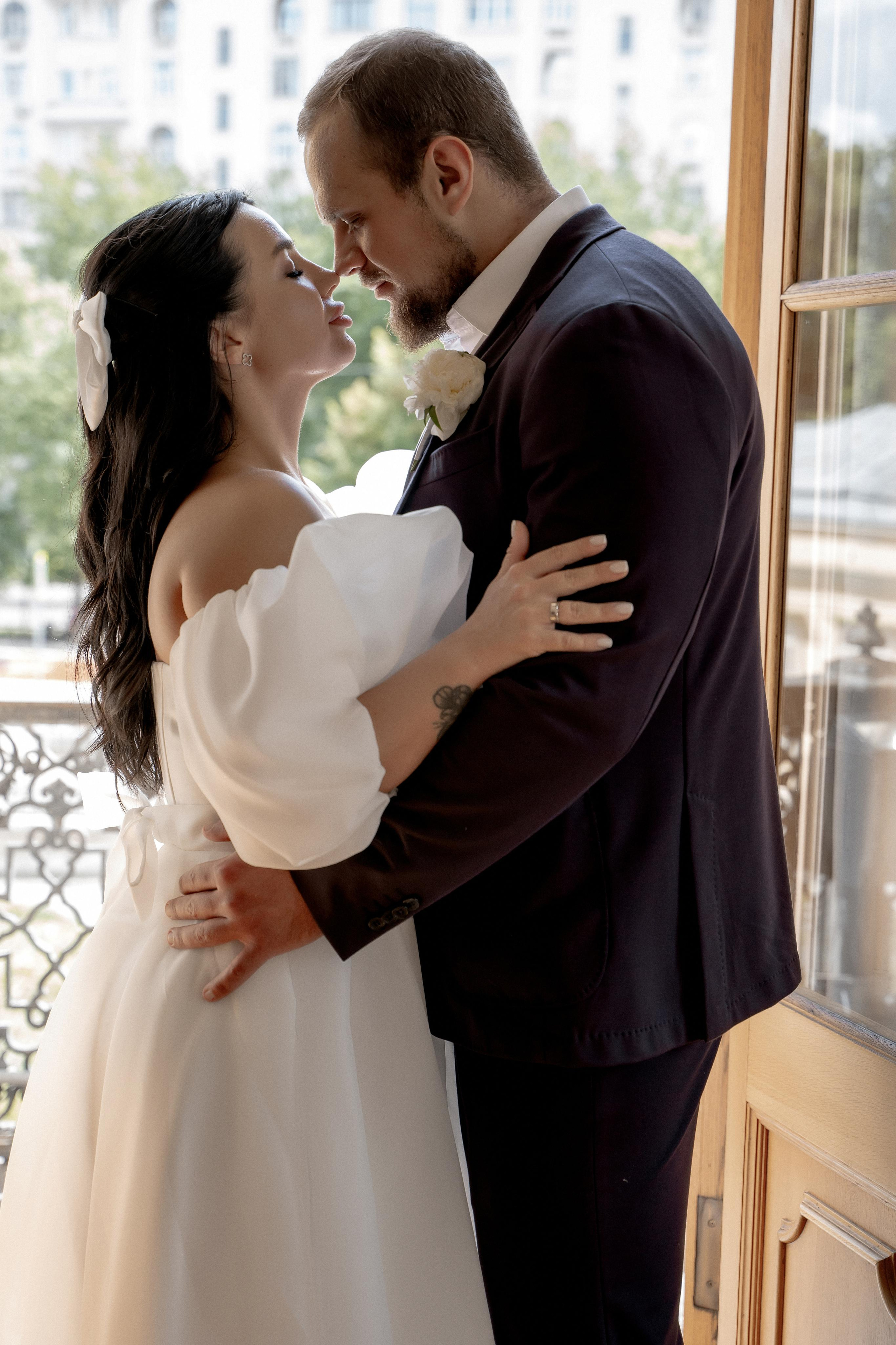 Свадебная фотосессия в библиотеке Пушкина. Индивидуальный и семейный фотограф в Москве и городе Видное. Свадебный фотограф в Москве. Свадебный фотограф в Московской области. Свадебная фотосессия 2023. Заказать свадебную фотосессию. Фотограф недорого. Красивые свадебные фотографии. Душевный фотограф. Фотограф Видное. Фотограф Домодедово. Фотограф Бутово. Фотограф Москва. Фотограф Царицыно. Свадебная фотосессия в Царицыно. Семейная фотосессия. Контент-фотосессия в Москве. Контент-фотограф. Визуал для эксперта. 