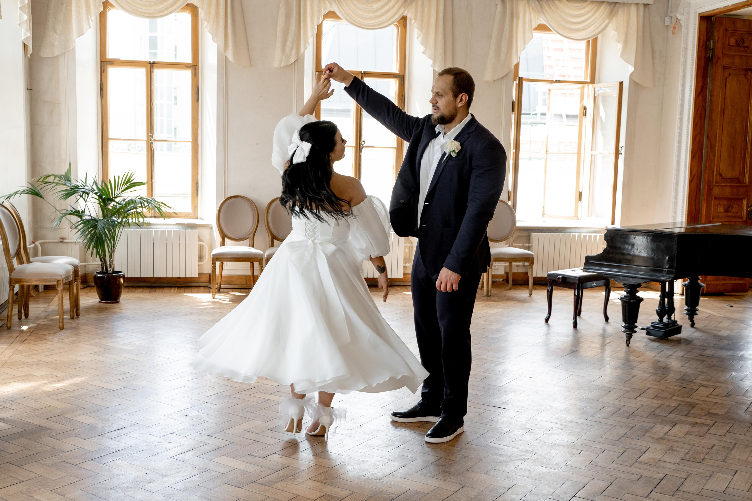 Свадебная фотосессия в библиотеке Пушкина.Индивидуальный и семейный фотограф в Москве и городе Видное. Свадебный фотограф в Москве. Свадебный фотограф в Московской области. Свадебная фотосессия 2023. Заказать свадебную фотосессию. Фотограф недорого. Красивые свадебные фотографии. Душевный фотограф. Фотограф Видное. Фотограф Домодедово. Фотограф Бутово. Фотограф Москва. Фотограф Царицыно. Свадебная фотосессия в Царицыно. Семейная фотосессия. Контент-фотосессия в Москве. Контент-фотограф. Визуал для эксперта.  