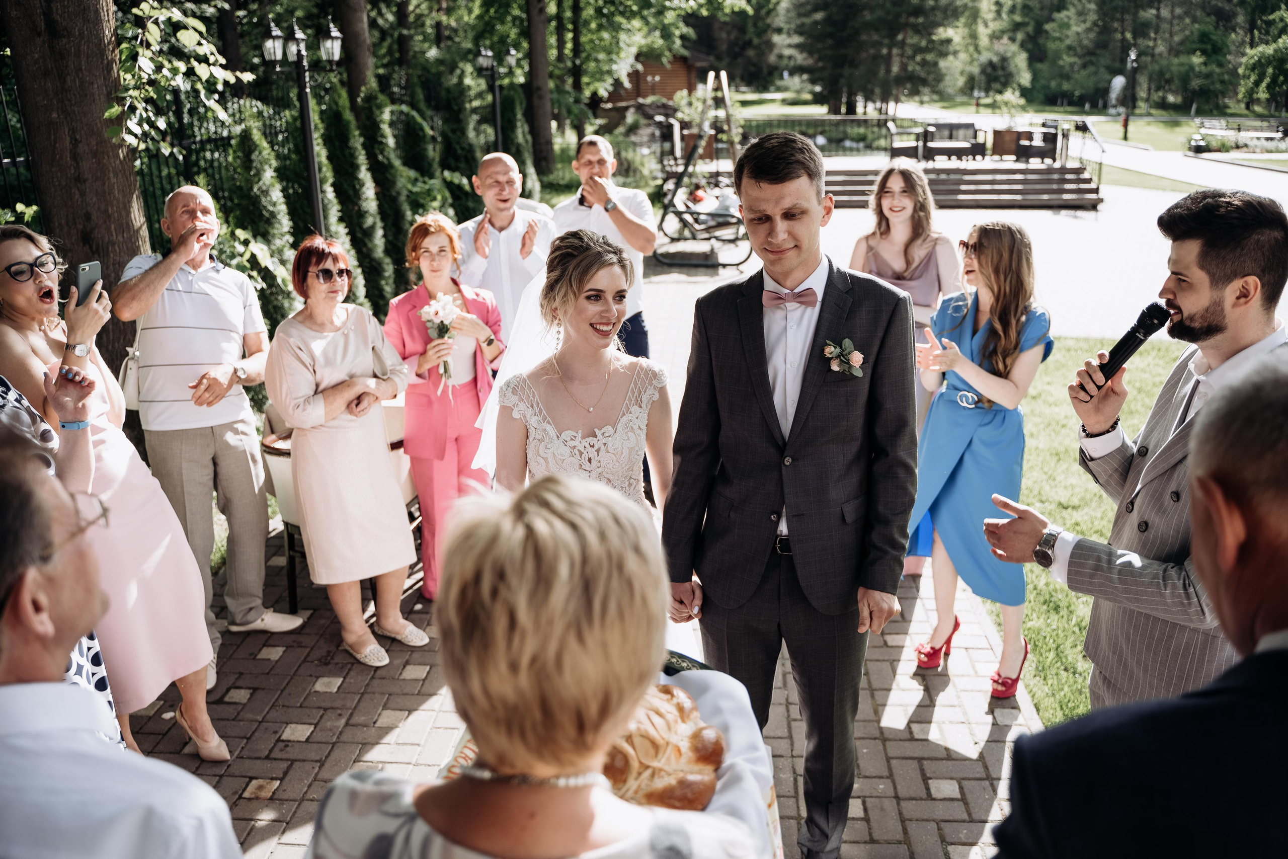 Свадебная фотосессия летом в Москве и Московской области. Индивидуальный и семейный фотограф в Москве и городе Видное. Свадебный фотограф в Москве. Свадебный фотограф в Московской области. Свадебная фотосессия 2023. Заказать свадебную фотосессию. Фотограф недорого. Красивые свадебные фотографии. Душевный фотограф. Фотограф Видное. Фотограф Домодедово. Фотограф Бутово. Фотограф Москва. Фотограф Царицыно. Свадебная фотосессия в Царицыно. Семейная фотосессия. Контент-фотосессия в Москве. Контент-фотограф. Визуал для эксперта. 