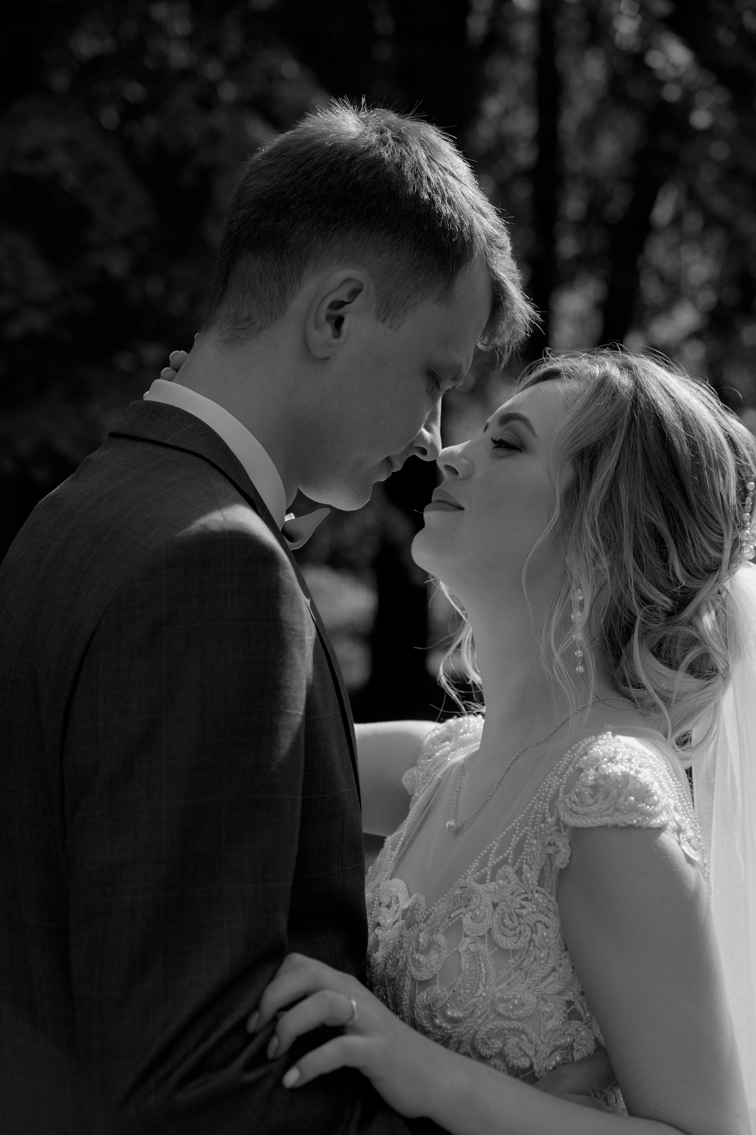 Свадебная фотосессия летом в Москве и Московской области