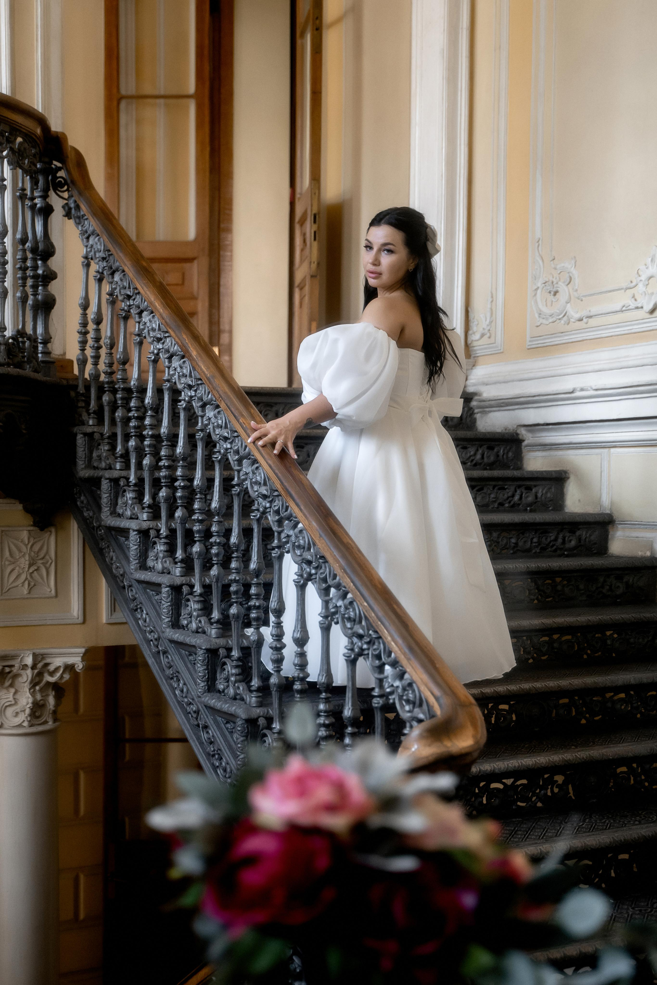 Свадебная фотосессия в библиотеке Пушкина. Индивидуальный и семейный фотограф в Москве и городе Видное. Свадебный фотограф в Москве. Свадебный фотограф в Московской области. Свадебная фотосессия 2023. Заказать свадебную фотосессию. Фотограф недорого. Красивые свадебные фотографии. Душевный фотограф. Фотограф Видное. Фотограф Домодедово. Фотограф Бутово. Фотограф Москва. Фотограф Царицыно. Свадебная фотосессия в Царицыно. Семейная фотосессия. Контент-фотосессия в Москве. Контент-фотограф. Визуал для эксперта. 