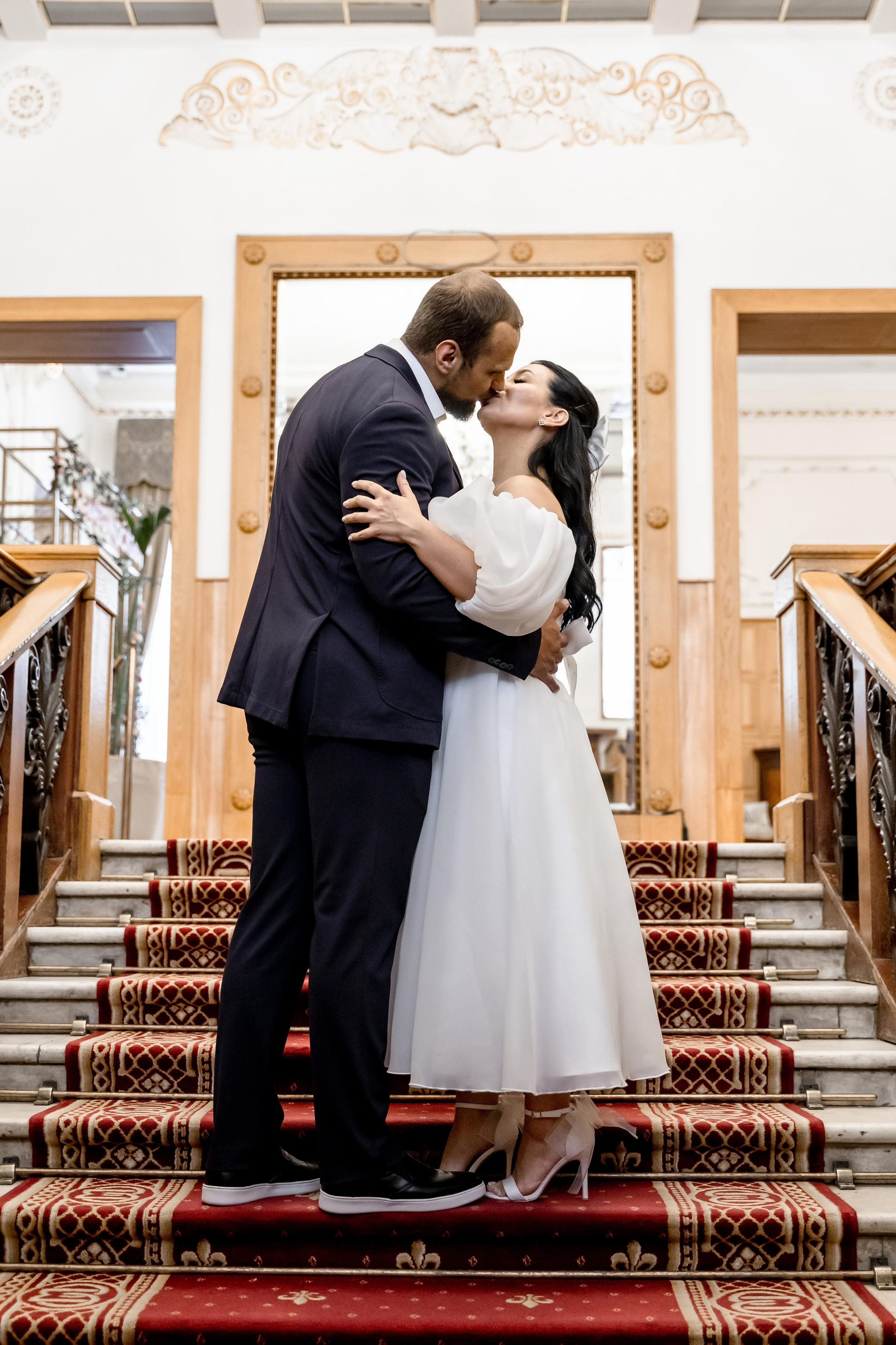 Свадебная фотосессия в Грибоедовском ЗАГСе