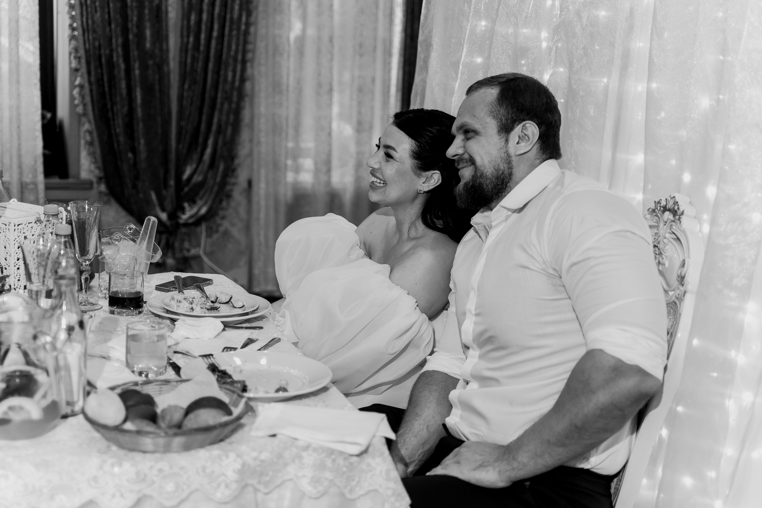 Свадебная фотосессия банкета в ресторане. Индивидуальный и семейный фотограф в Москве и городе Видное. Свадебный фотограф в Москве. Свадебный фотограф в Московской области. Свадебная фотосессия 2023. Заказать свадебную фотосессию. Фотограф недорого. Красивые свадебные фотографии. Душевный фотограф. Фотограф Видное. Фотограф Домодедово. Фотограф Бутово. Фотограф Москва. Фотограф Царицыно. Свадебная фотосессия в Царицыно. Семейная фотосессия. Контент-фотосессия в Москве. Контент-фотограф. Визуал для эксперта. 