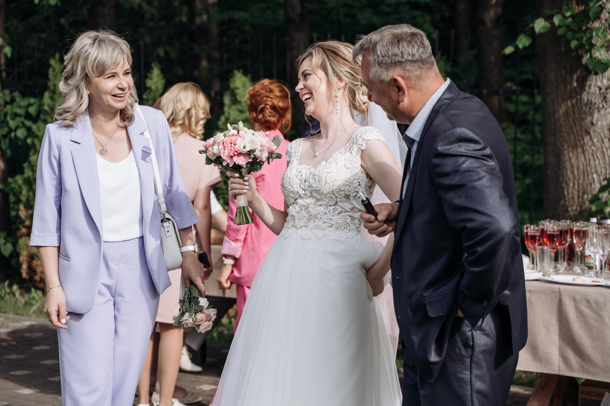 Свадебная фотосессия летом в Москве и Московской области