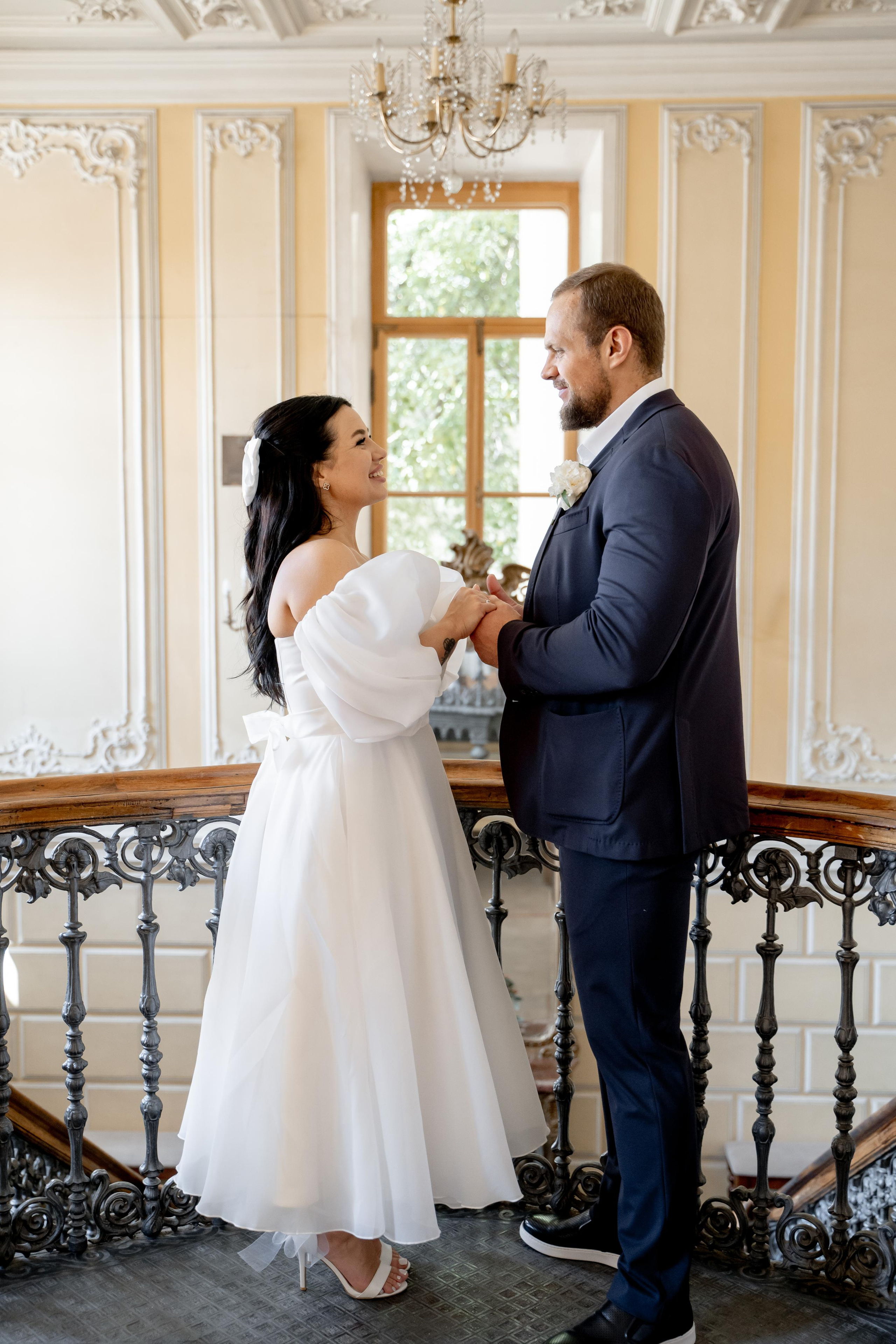 Свадебная фотосессия в библиотеке Пушкина. 