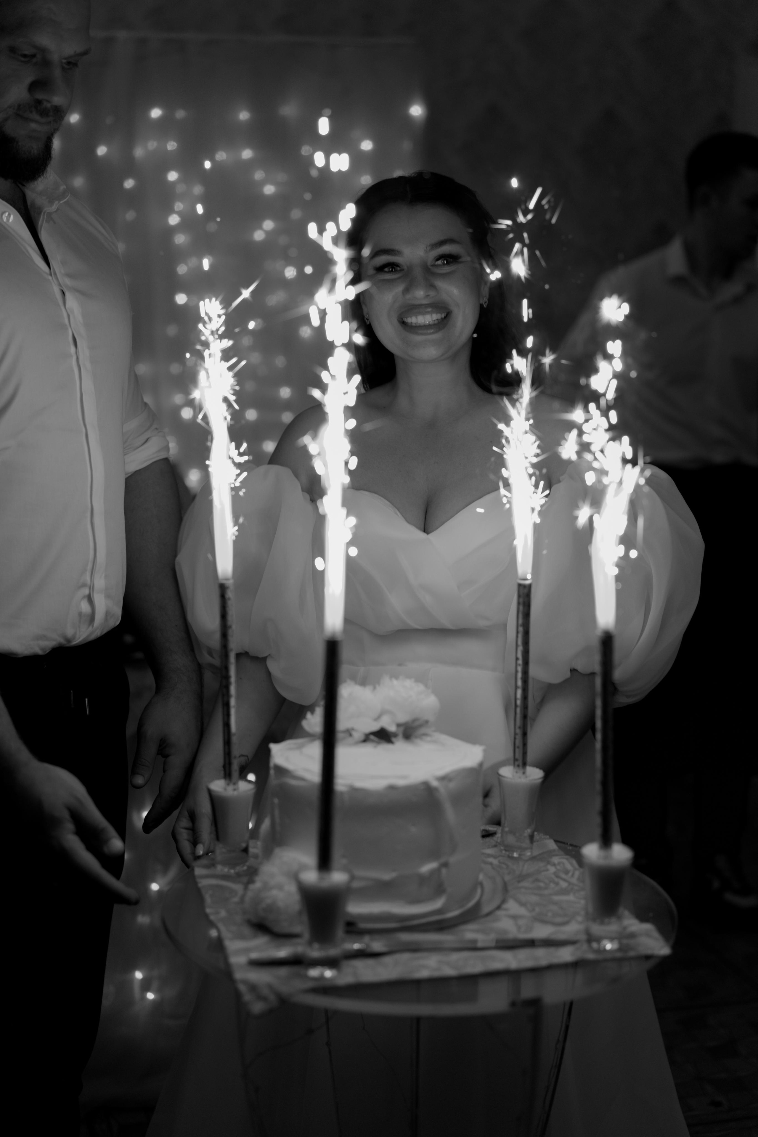 Свадебная фотосессия банкета в ресторане