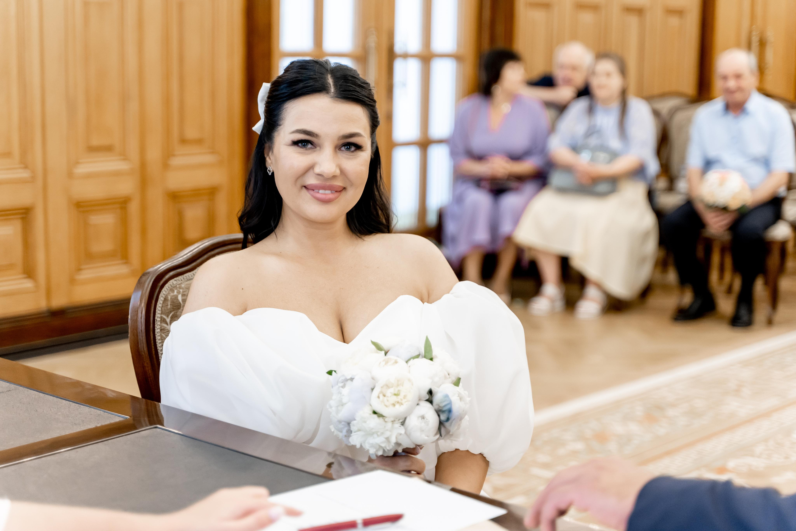 Свадебная фотосессия в Грибоедовском ЗАГСе