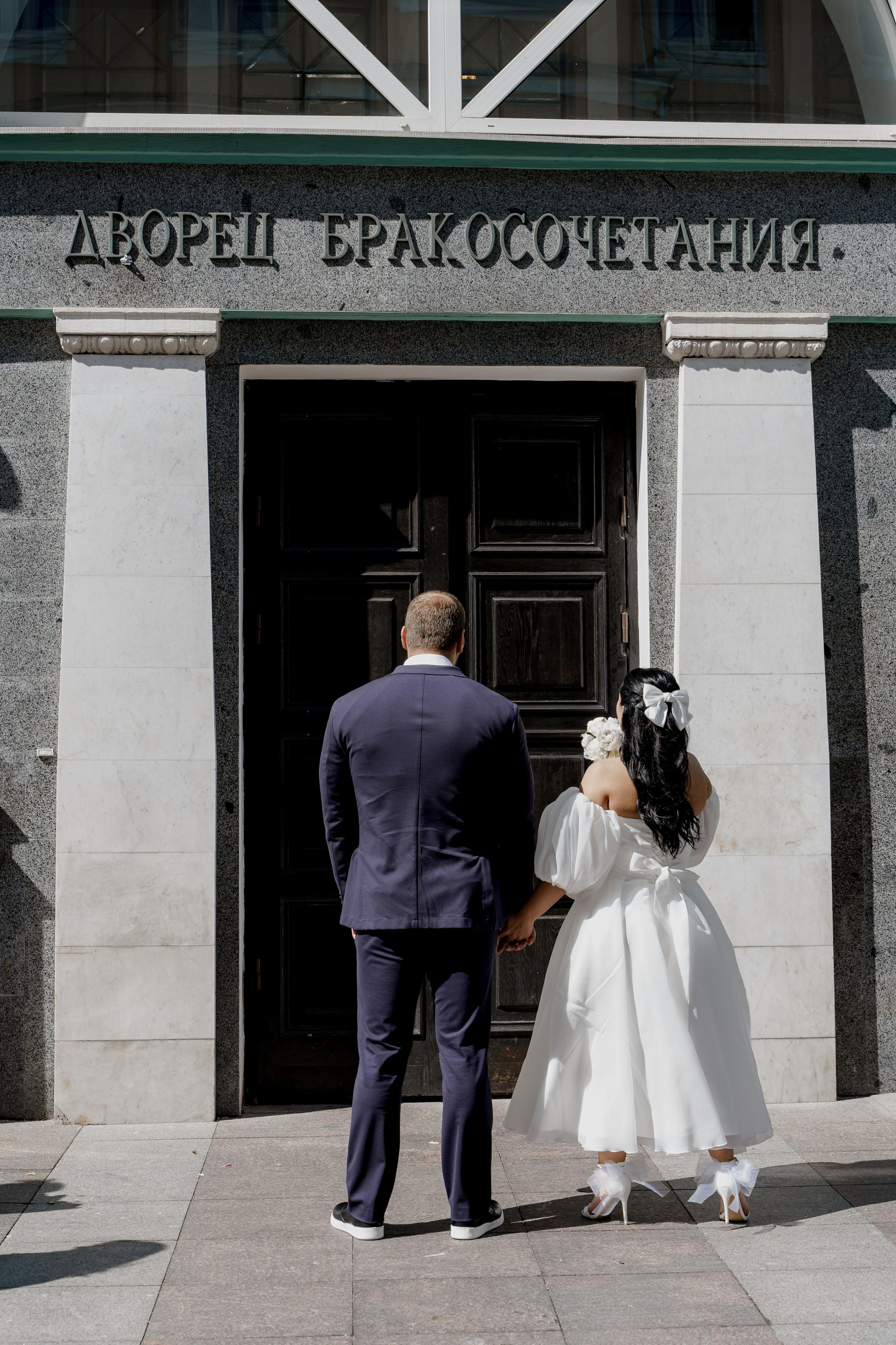 Свадебная фотосессия в Грибоедовском ЗАГСе