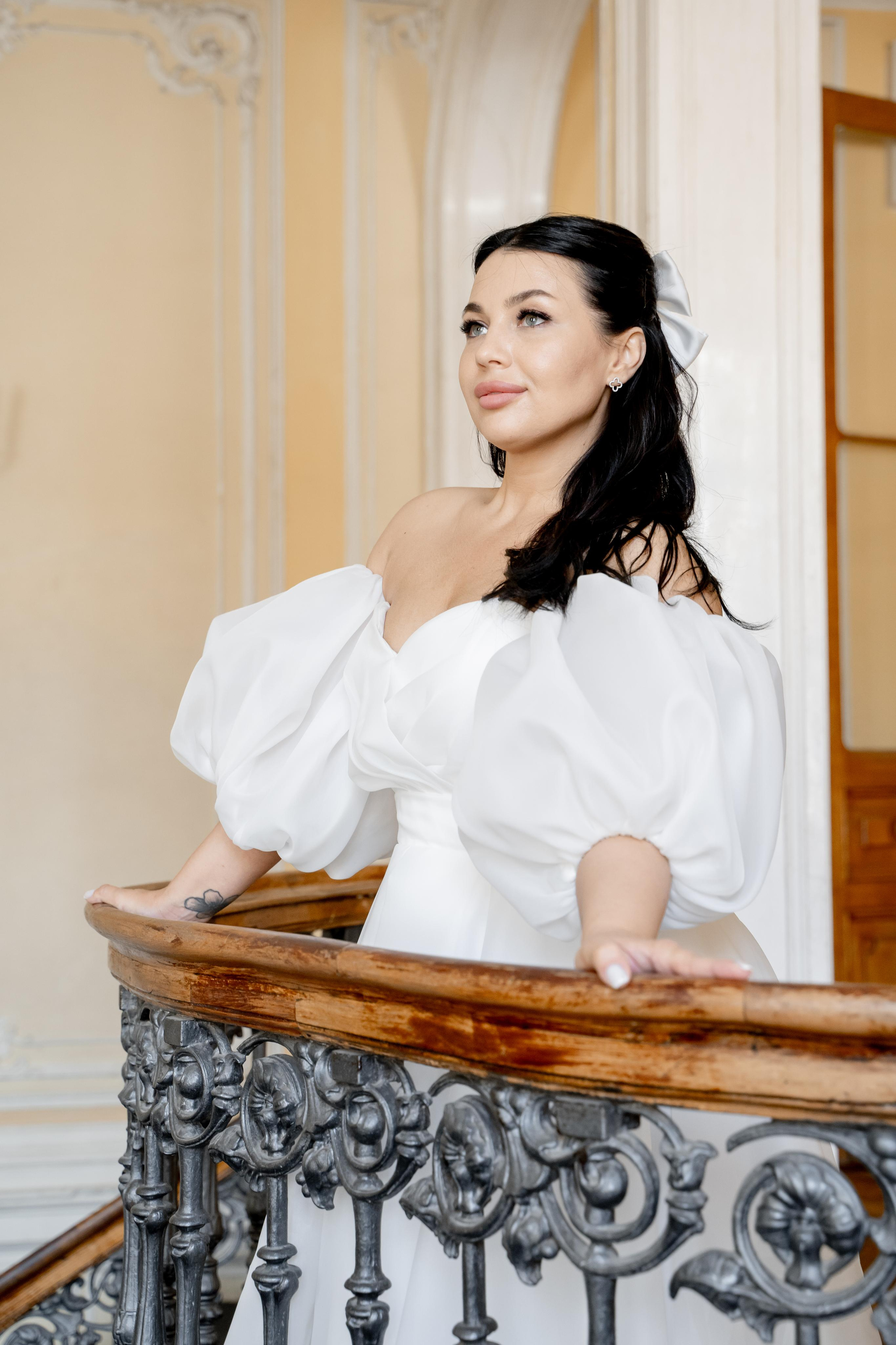 Свадебная фотосессия в библиотеке Пушкина. Индивидуальный и семейный фотограф в Москве и городе Видное. Свадебный фотограф в Москве. Свадебный фотограф в Московской области. Свадебная фотосессия 2023. Заказать свадебную фотосессию. Фотограф недорого. Красивые свадебные фотографии. Душевный фотограф. Фотограф Видное. Фотограф Домодедово. Фотограф Бутово. Фотограф Москва. Фотограф Царицыно. Свадебная фотосессия в Царицыно. Семейная фотосессия. Контент-фотосессия в Москве. Контент-фотограф. Визуал для эксперта. 