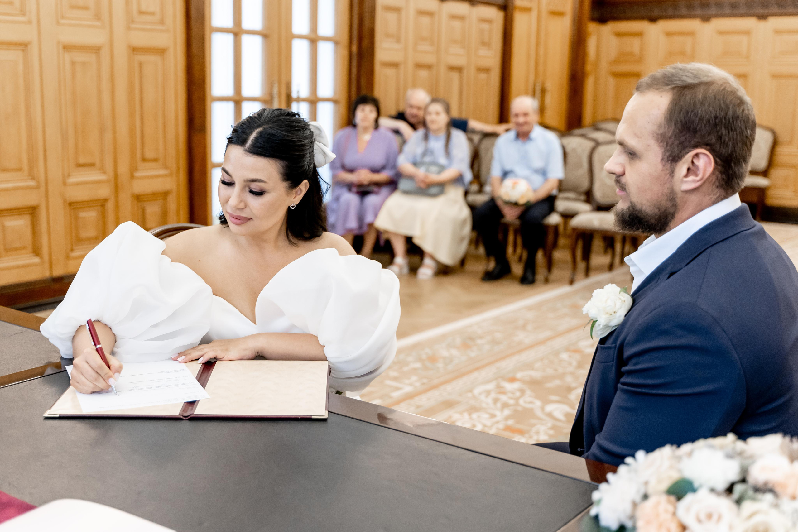 Свадебная фотосессия в Грибоедовском ЗАГСе. Индивидуальный и семейный фотограф в Москве и городе Видное. Свадебный фотограф в Москве. Свадебный фотограф в Московской области. Свадебная фотосессия 2023. Заказать свадебную фотосессию. Фотограф недорого. Красивые свадебные фотографии. Душевный фотограф. Фотограф Видное. Фотограф Домодедово. Фотограф Бутово. Фотограф Москва. Фотограф Царицыно. Свадебная фотосессия в Царицыно. Семейная фотосессия. Контент-фотосессия в Москве. Контент-фотограф. Визуал для эксперта. 