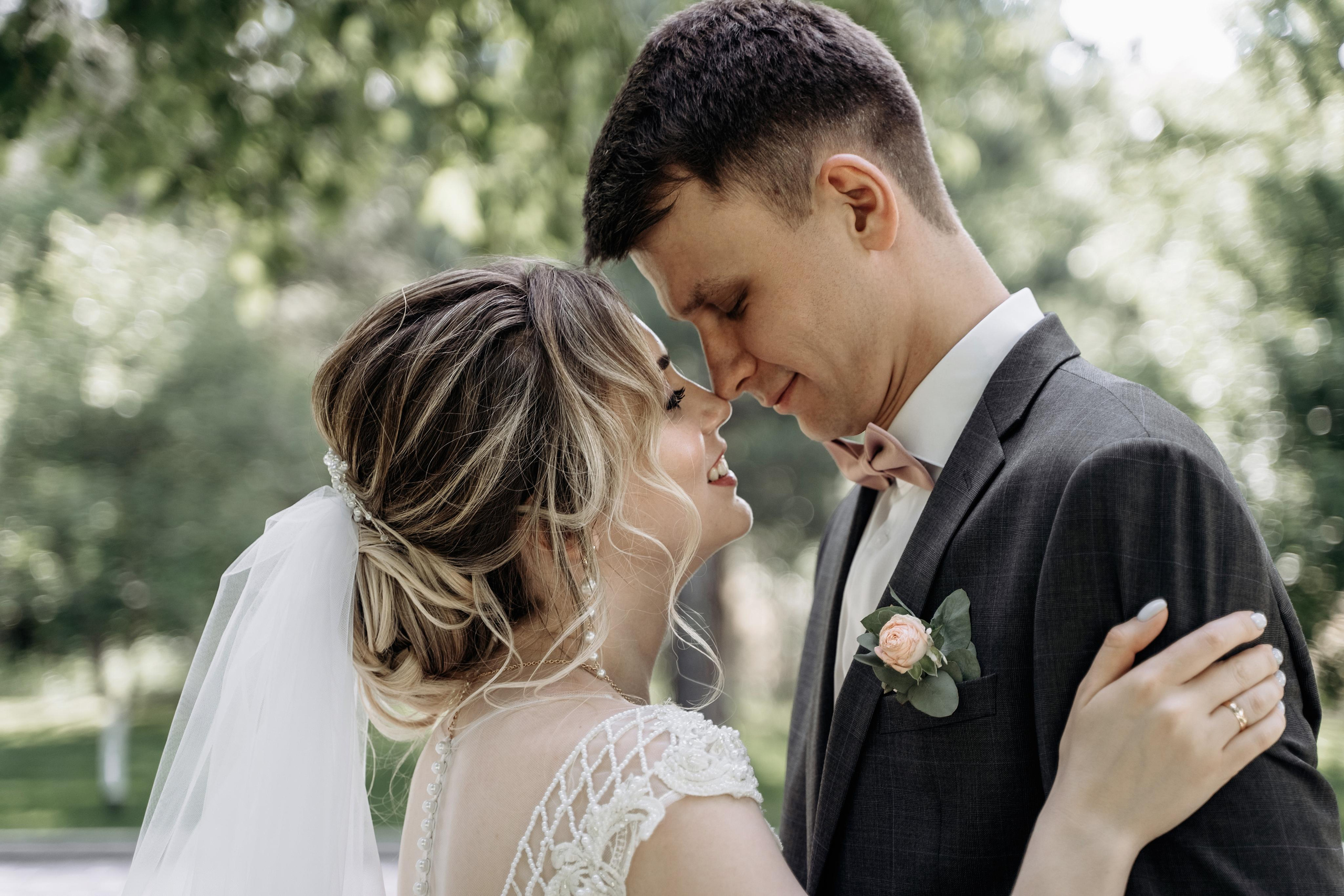 Свадебная фотосессия летом в Москве и Московской области