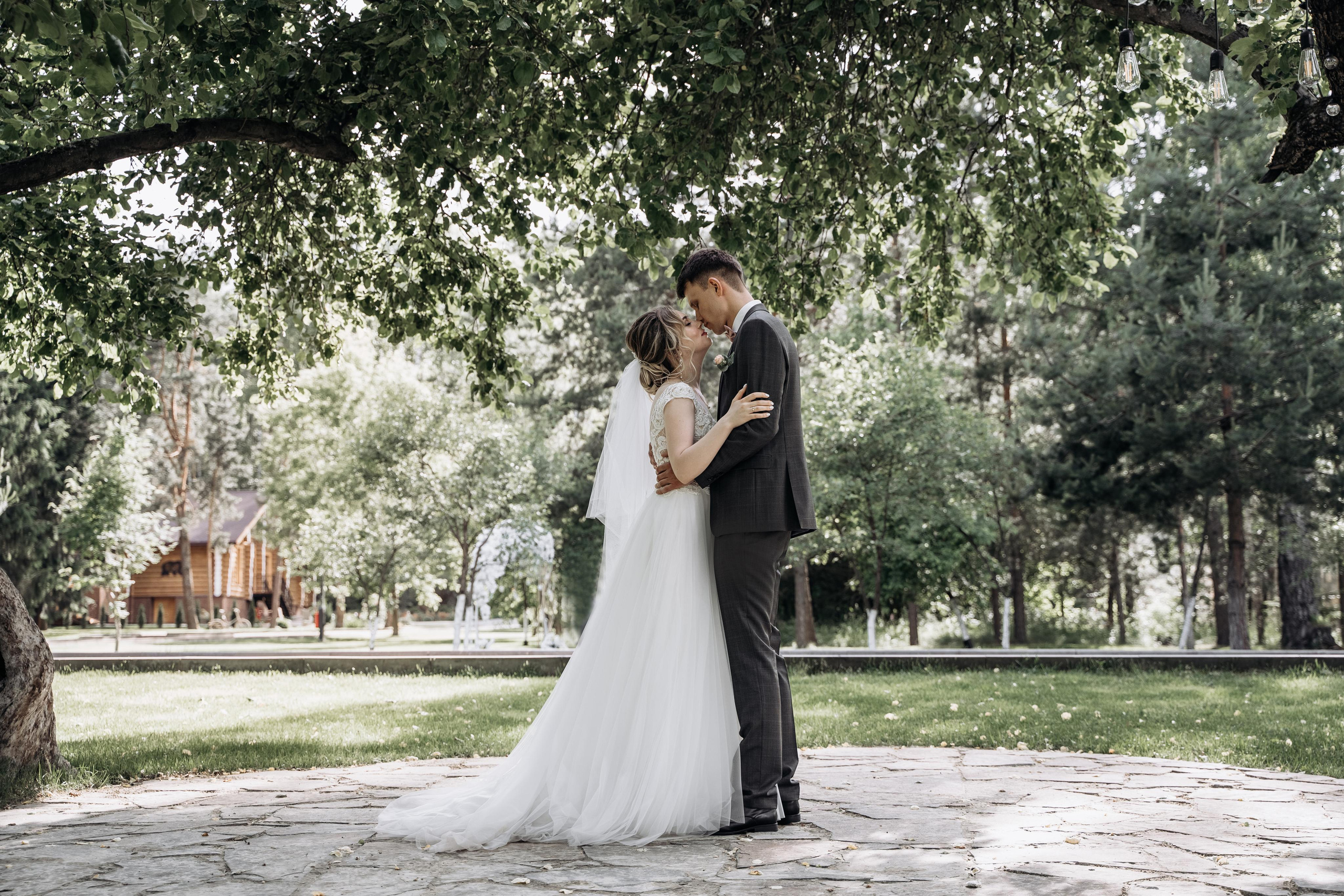 Свадебная фотосессия летом в Москве и Московской области