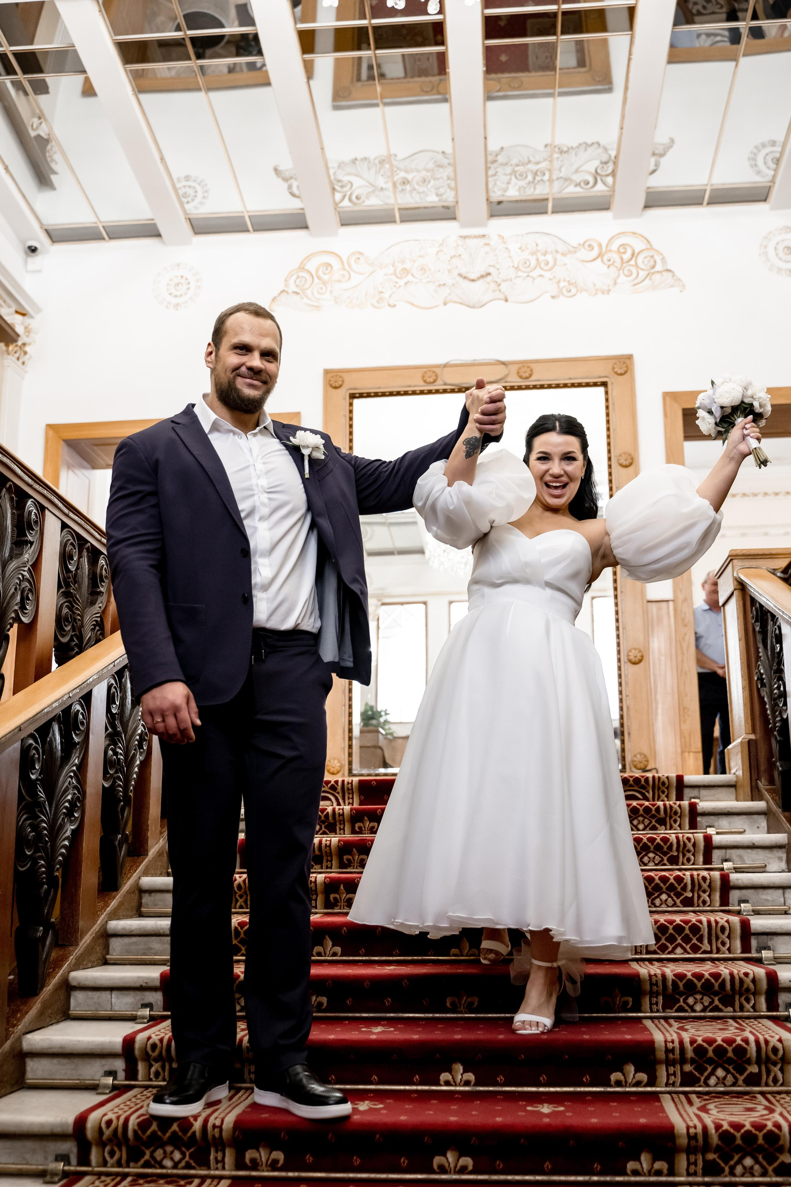 Свадебная фотосессия в Грибоедовском ЗАГСе