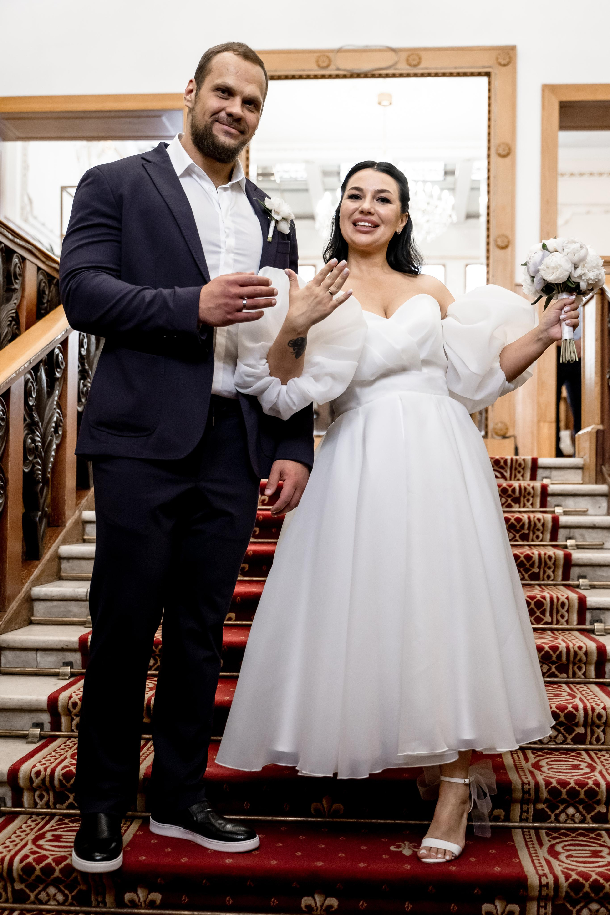 Свадебная фотосессия в Грибоедовском ЗАГСе. Индивидуальный и семейный фотограф в Москве и городе Видное. Свадебный фотограф в Москве. Свадебный фотограф в Московской области. Свадебная фотосессия 2023. Заказать свадебную фотосессию. Фотограф недорого. Красивые свадебные фотографии. Душевный фотограф. Фотограф Видное. Фотограф Домодедово. Фотограф Бутово. Фотограф Москва. Фотограф Царицыно. Свадебная фотосессия в Царицыно. Семейная фотосессия. Контент-фотосессия в Москве. Контент-фотограф. Визуал для эксперта. 