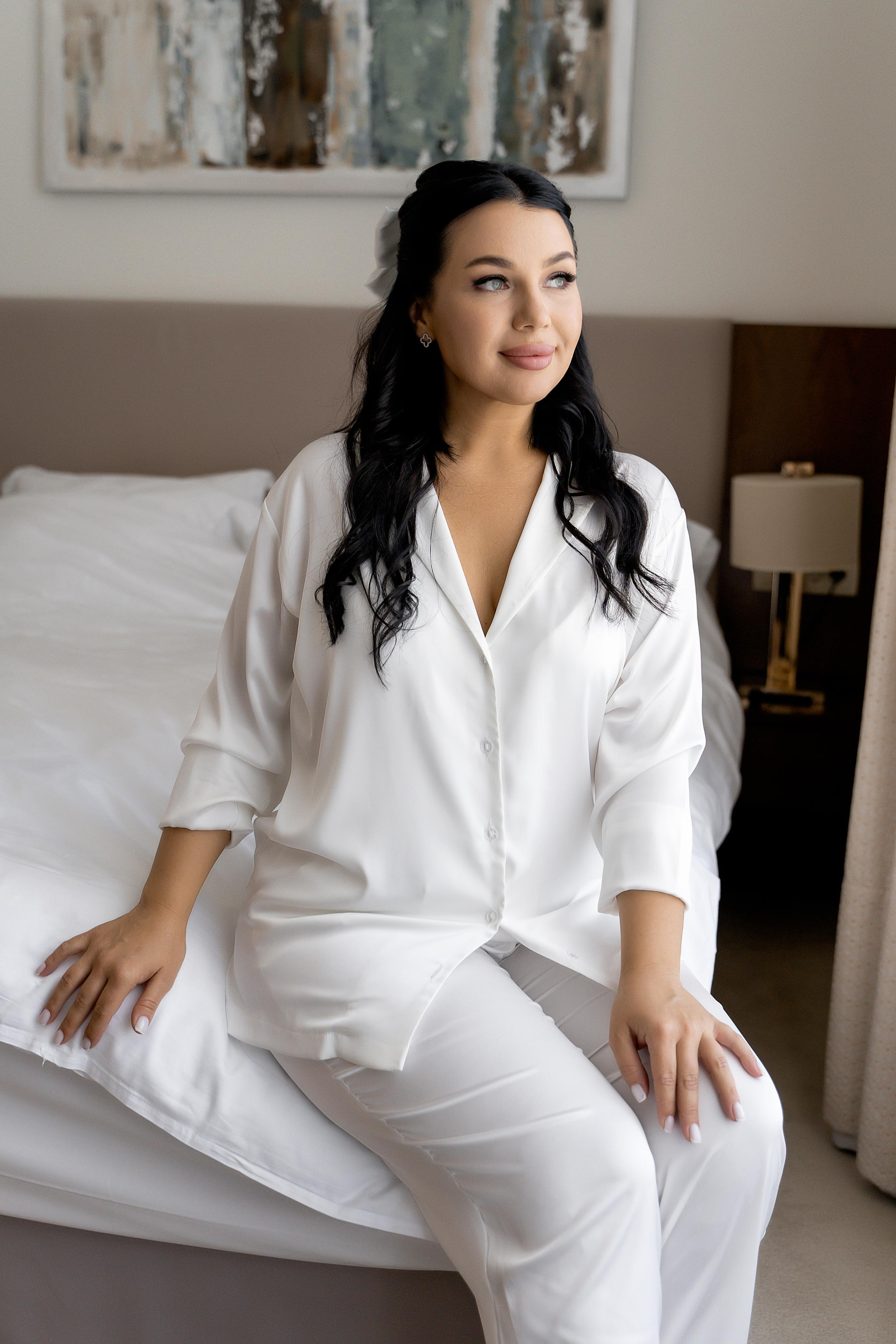 Свадебная фотосессия сборов жениха и невесты в номере отеля. Индивидуальный и семейный фотограф в Москве и городе Видное. Свадебный фотограф в Москве. Свадебный фотограф в Московской области. Свадебная фотосессия 2023. Заказать свадебную фотосессию. Фотограф недорого. Красивые свадебные фотографии. Душевный фотограф. Фотограф Видное. Фотограф Домодедово. Фотограф Бутово. Фотограф Москва. Фотограф Царицыно. Свадебная фотосессия в Царицыно. Семейная фотосессия. Контент-фотосессия в Москве. Контент-фотограф. Визуал для эксперта. 