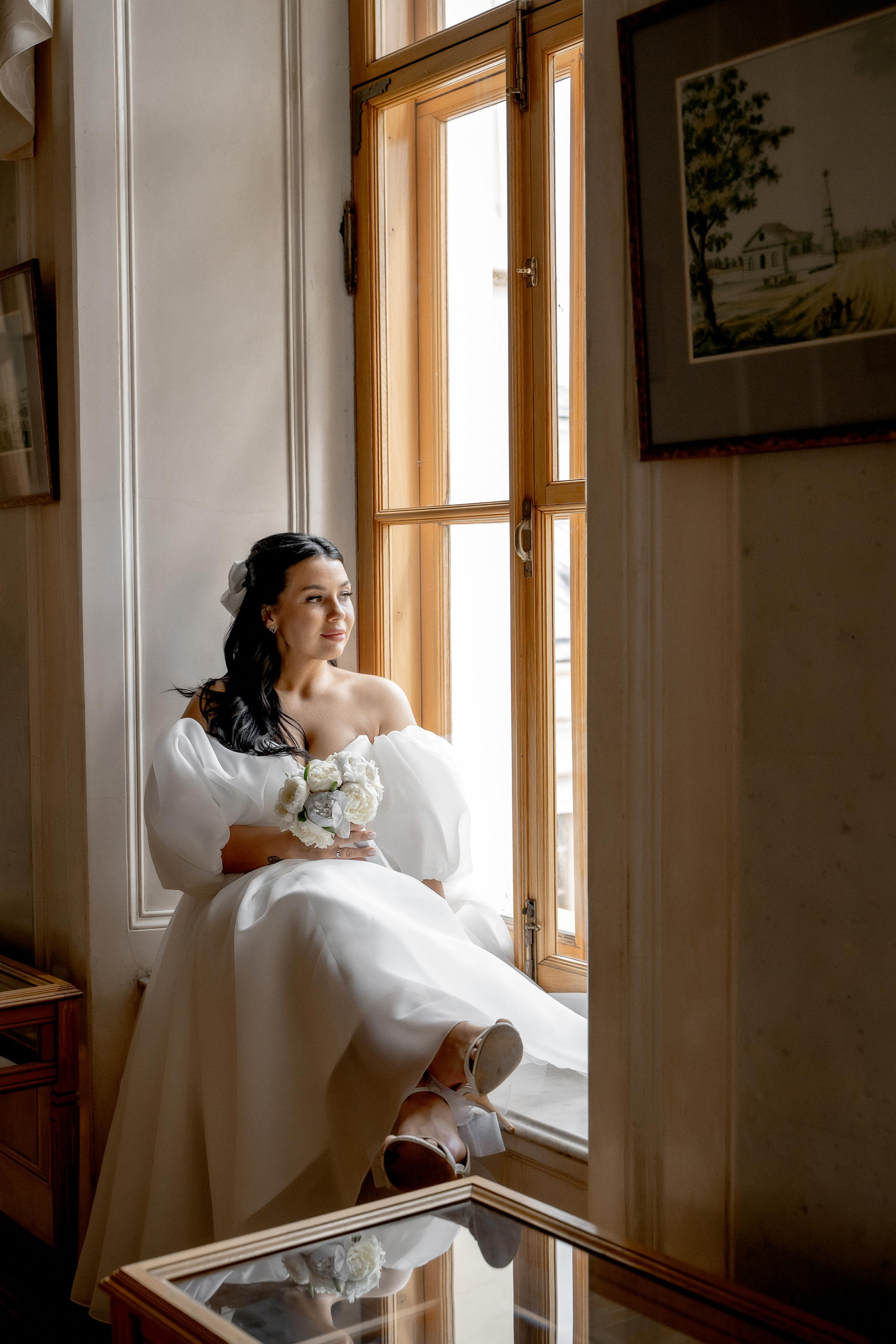 Свадебная фотосессия в библиотеке Пушкина