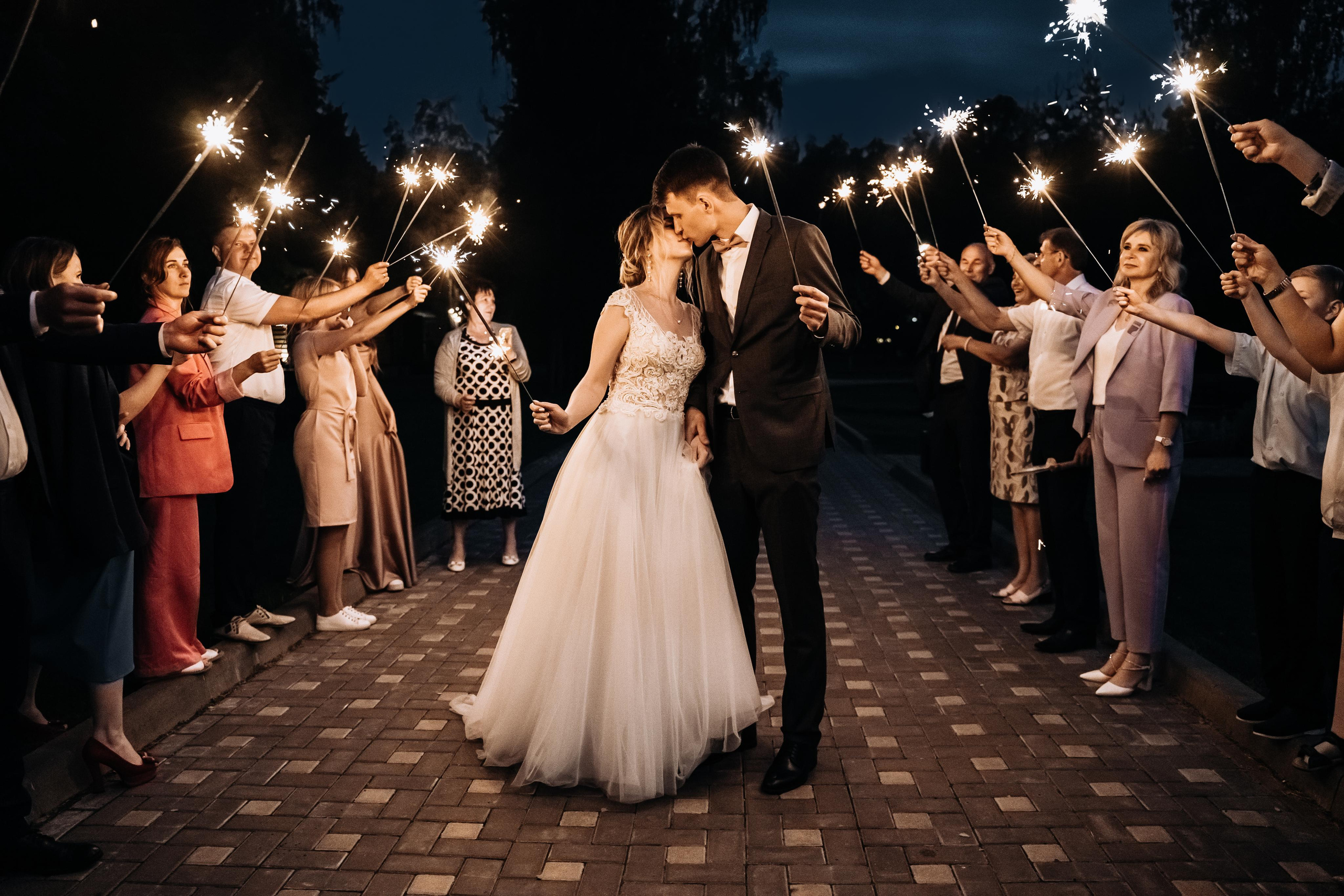 Свадебная фотосессия летом в Москве и Московской области. Индивидуальный и семейный фотограф в Москве и городе Видное. Свадебный фотограф в Москве. Свадебный фотограф в Московской области. Свадебная фотосессия 2023. Заказать свадебную фотосессию. Фотограф недорого. Красивые свадебные фотографии. Душевный фотограф. Фотограф Видное. Фотограф Домодедово. Фотограф Бутово. Фотограф Москва. Фотограф Царицыно. Свадебная фотосессия в Царицыно. Семейная фотосессия. Контент-фотосессия в Москве. Контент-фотограф. Визуал для эксперта. 