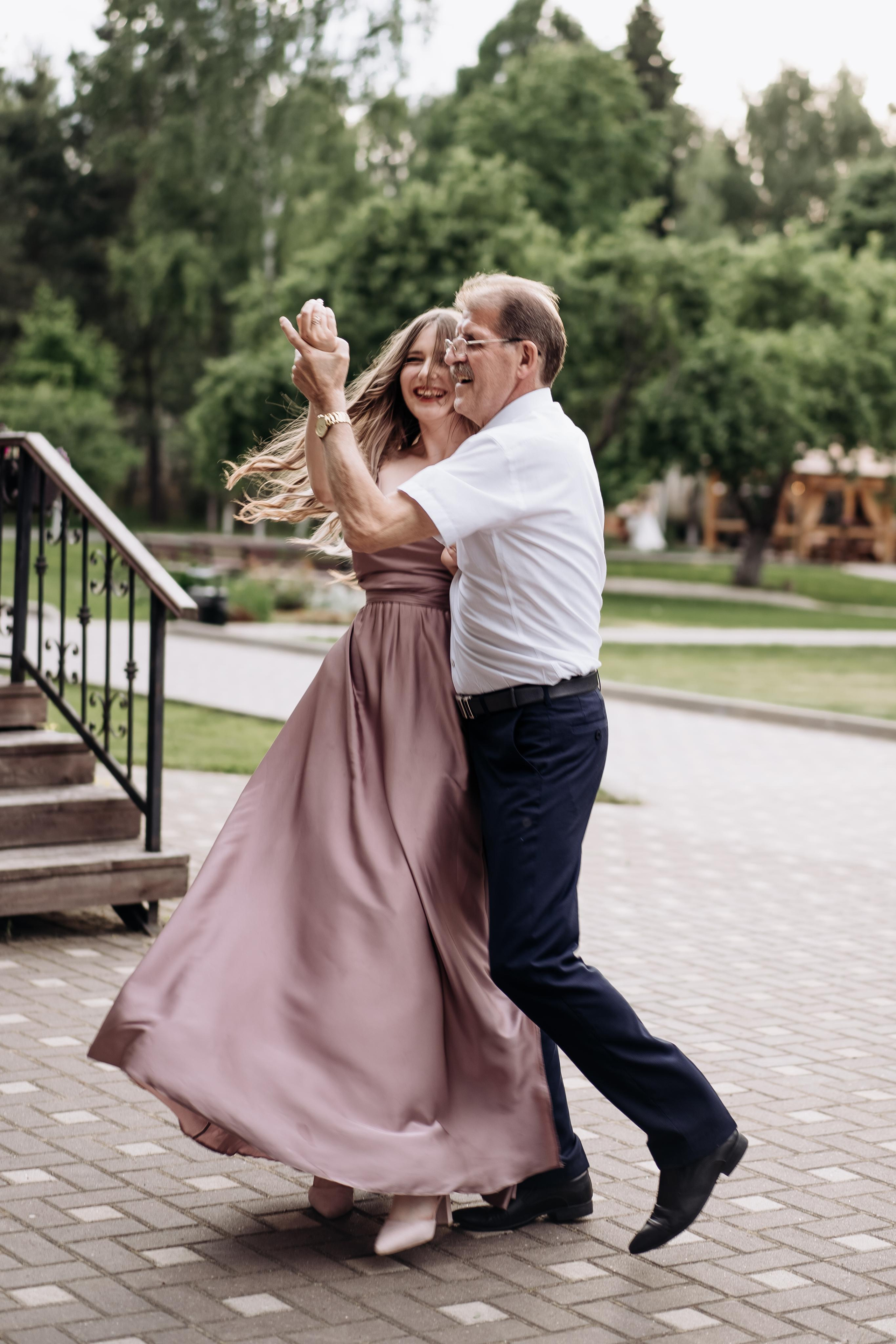 Свадебная фотосессия летом в Москве и Московской области