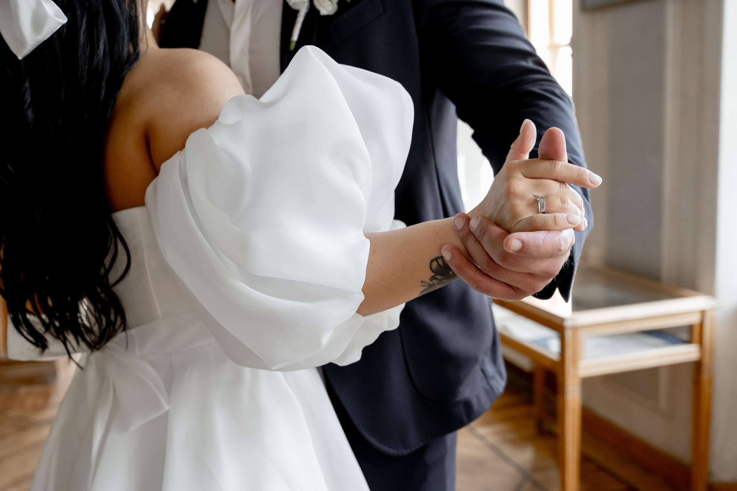 Свадебная фотосессия в библиотеке Пушкина. Индивидуальный и семейный фотограф в Москве и городе Видное. Свадебный фотограф в Москве. Свадебный фотограф в Московской области. Свадебная фотосессия 2023. Заказать свадебную фотосессию. Фотограф недорого. Красивые свадебные фотографии. Душевный фотограф. Фотограф Видное. Фотограф Домодедово. Фотограф Бутово. Фотограф Москва. Фотограф Царицыно. Свадебная фотосессия в Царицыно. Семейная фотосессия. Контент-фотосессия в Москве. Контент-фотограф. Визуал для эксперта. 