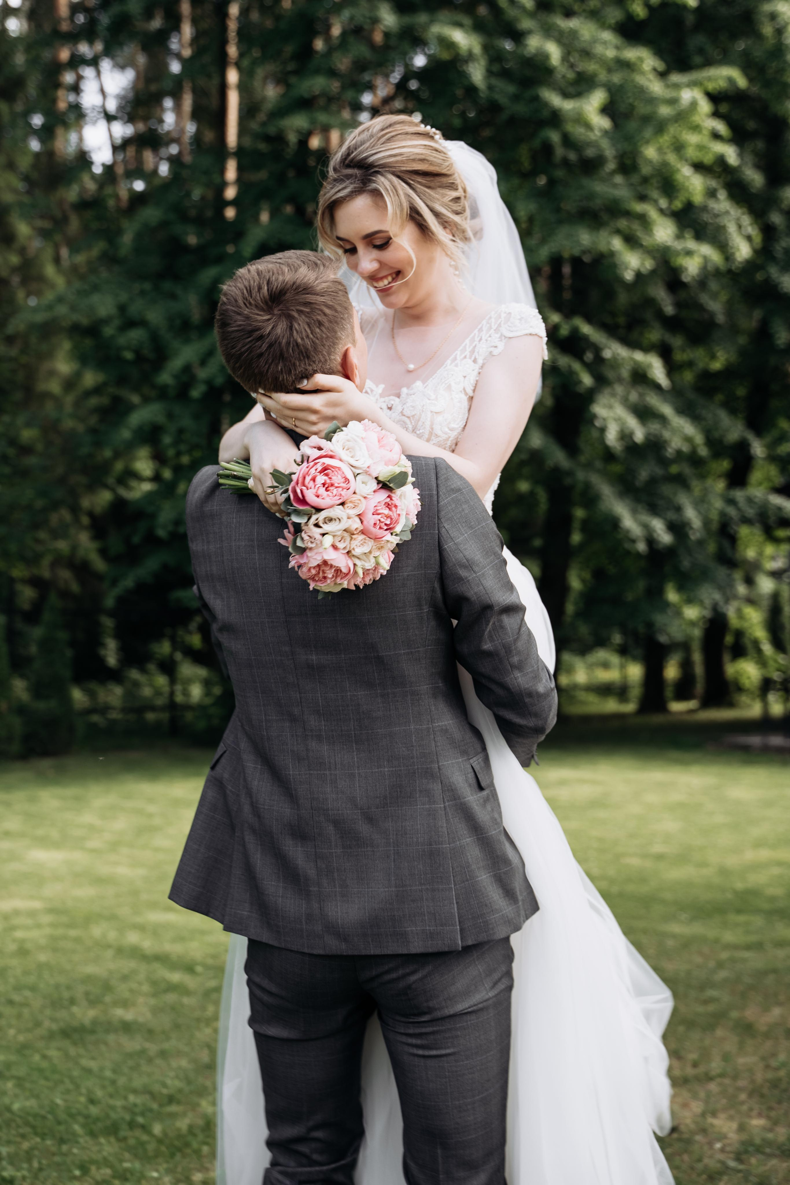 Свадебная фотосессия летом в Москве и Московской области. Индивидуальный и семейный фотограф в Москве и городе Видное. Свадебный фотограф в Москве. Свадебный фотограф в Московской области. Свадебная фотосессия 2023. Заказать свадебную фотосессию. Фотограф недорого. Красивые свадебные фотографии. Душевный фотограф. Фотограф Видное. Фотограф Домодедово. Фотограф Бутово. Фотограф Москва. Фотограф Царицыно. Свадебная фотосессия в Царицыно. Семейная фотосессия. Контент-фотосессия в Москве. Контент-фотограф. Визуал для эксперта. 