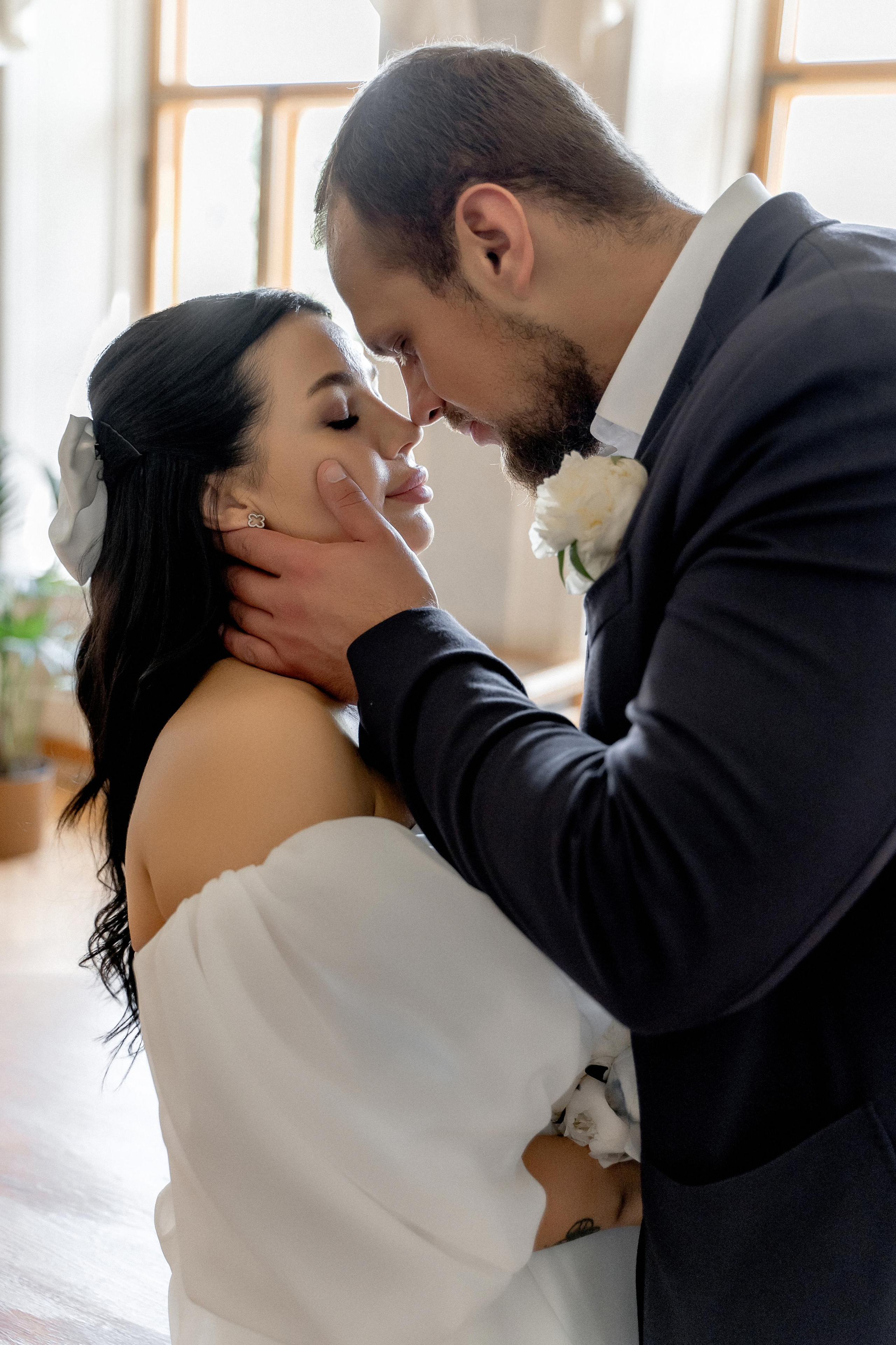 Свадебная фотосессия в библиотеке Пушкина