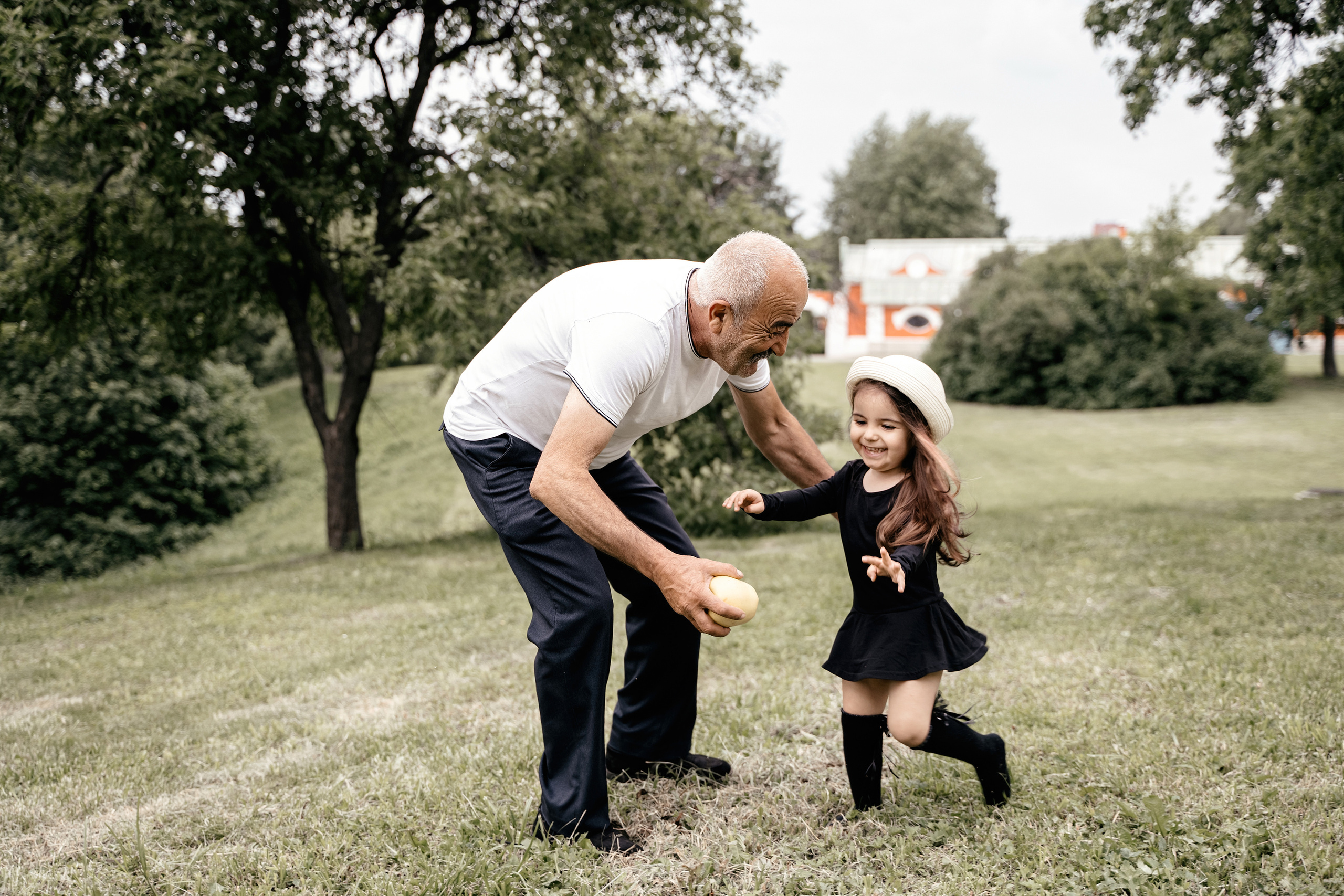 Домашняя семейная фотосессия в Москве, Домодедово, Видное, Бутово, Щербинка. Семейный фотограф Москва и Московская область. Семейная фотосессия на природе. Фотосессия детского праздника. Фотосессия юбилея. Фотосессия в день рождения. Фотограф на годик ребенку. Детский фотограф. Фоторепортаж семейного праздника. Детский фотограф Москва.
