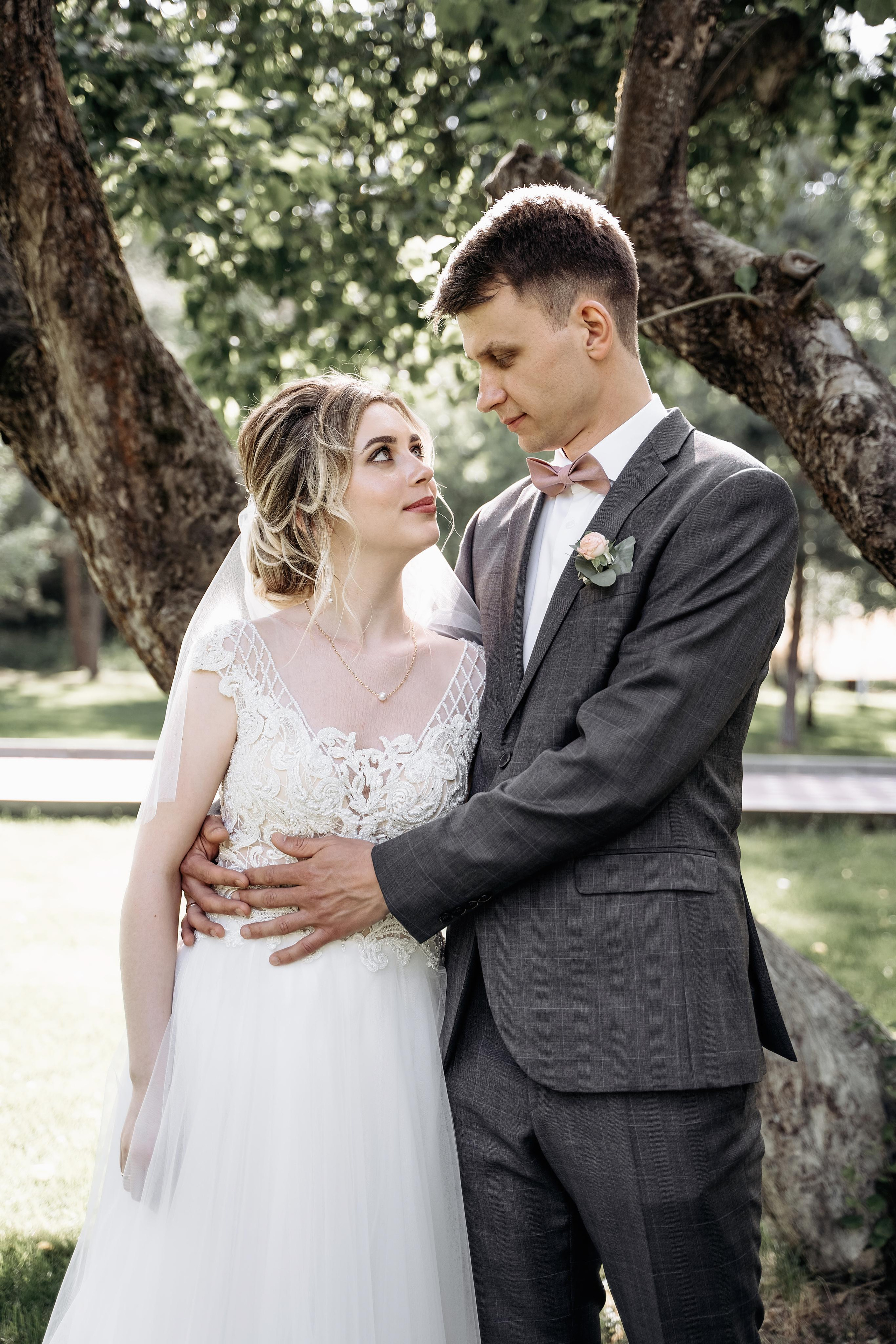 Свадебная фотосессия летом в Москве и Московской области. Индивидуальный и семейный фотограф в Москве и городе Видное. Свадебный фотограф в Москве. Свадебный фотограф в Московской области. Свадебная фотосессия 2023. Заказать свадебную фотосессию. Фотограф недорого. Красивые свадебные фотографии. Душевный фотограф. Фотограф Видное. Фотограф Домодедово. Фотограф Бутово. Фотограф Москва. Фотограф Царицыно. Свадебная фотосессия в Царицыно. Семейная фотосессия. Контент-фотосессия в Москве. Контент-фотограф. Визуал для эксперта. 