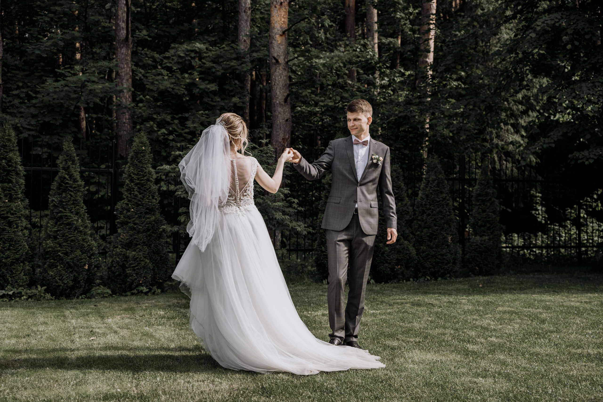 Свадебная фотосессия летом в Москве и Московской области. Индивидуальный и семейный фотограф в Москве и городе Видное. Свадебный фотограф в Москве. Свадебный фотограф в Московской области. Свадебная фотосессия 2023. Заказать свадебную фотосессию. Фотограф недорого. Красивые свадебные фотографии. Душевный фотограф. Фотограф Видное. Фотограф Домодедово. Фотограф Бутово. Фотограф Москва. Фотограф Царицыно. Свадебная фотосессия в Царицыно. Семейная фотосессия. Контент-фотосессия в Москве. Контент-фотограф. Визуал для эксперта. 