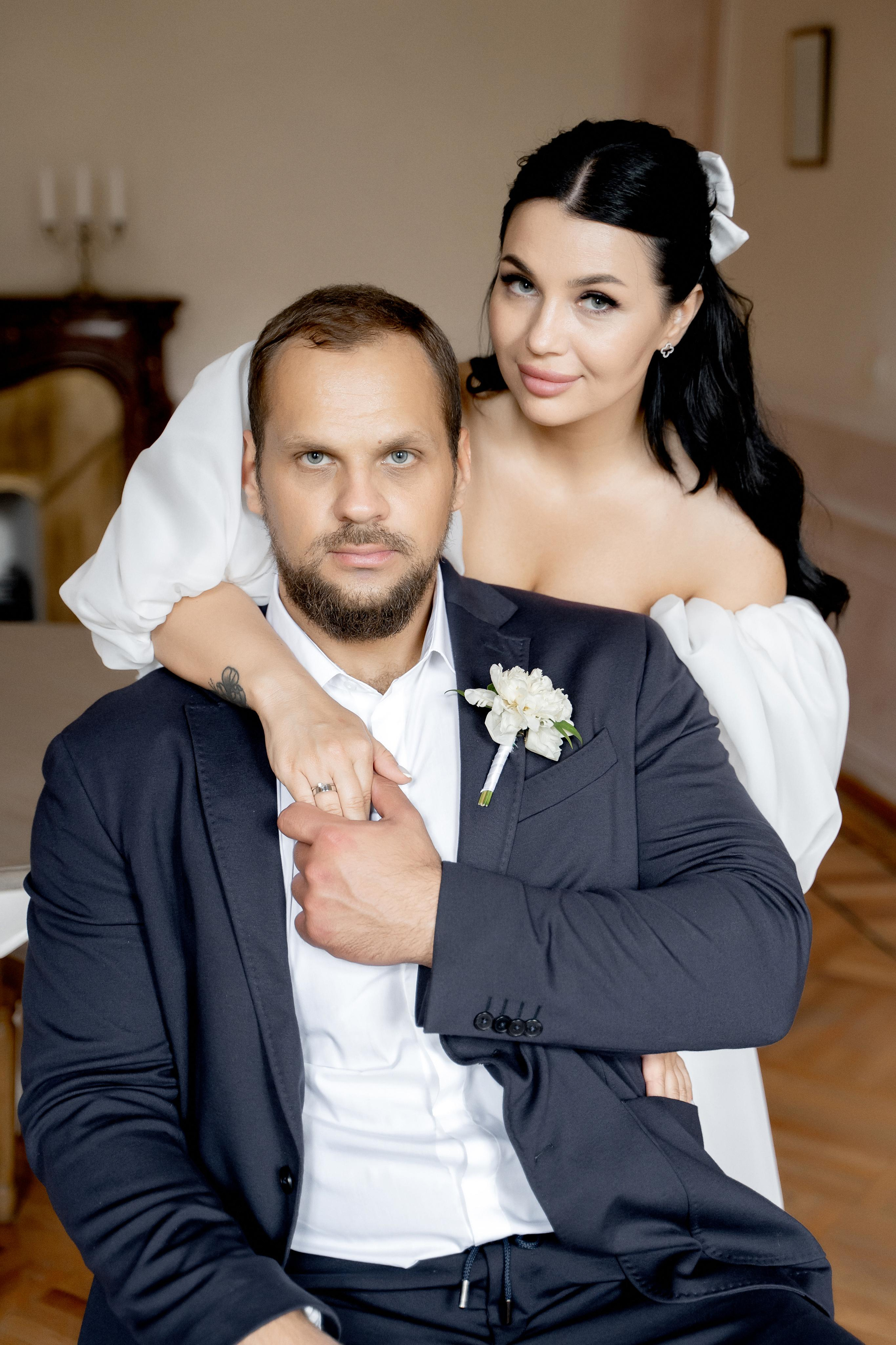 Свадебная фотосессия в библиотеке Пушкина. Индивидуальный и семейный фотограф в Москве и городе Видное. Свадебный фотограф в Москве. Свадебный фотограф в Московской области. Свадебная фотосессия 2023. Заказать свадебную фотосессию. Фотограф недорого. Красивые свадебные фотографии. Душевный фотограф. Фотограф Видное. Фотограф Домодедово. Фотограф Бутово. Фотограф Москва. Фотограф Царицыно. Свадебная фотосессия в Царицыно. Семейная фотосессия. Контент-фотосессия в Москве. Контент-фотограф. Визуал для эксперта. 