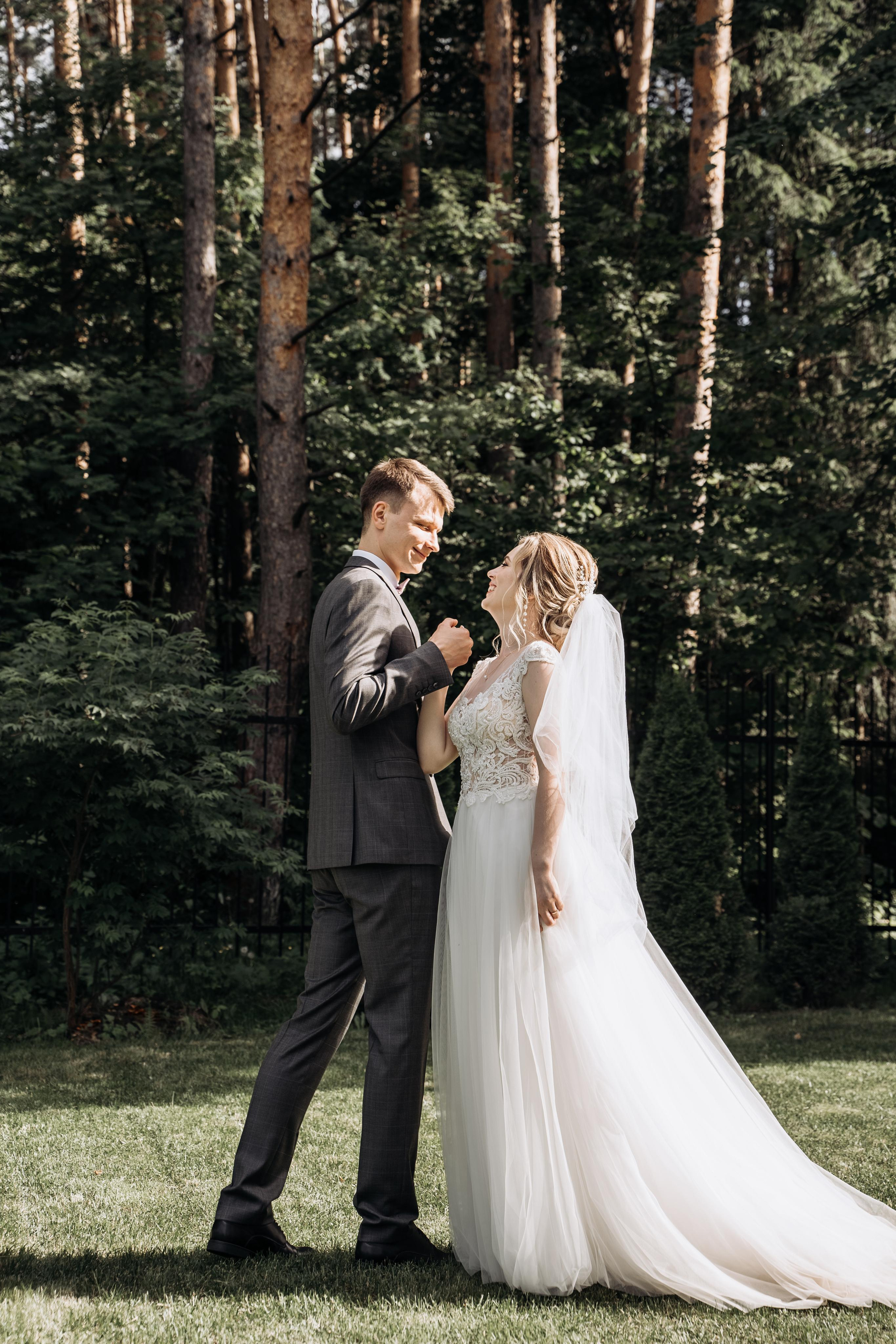 Свадебная фотосессия летом в Москве и Московской области