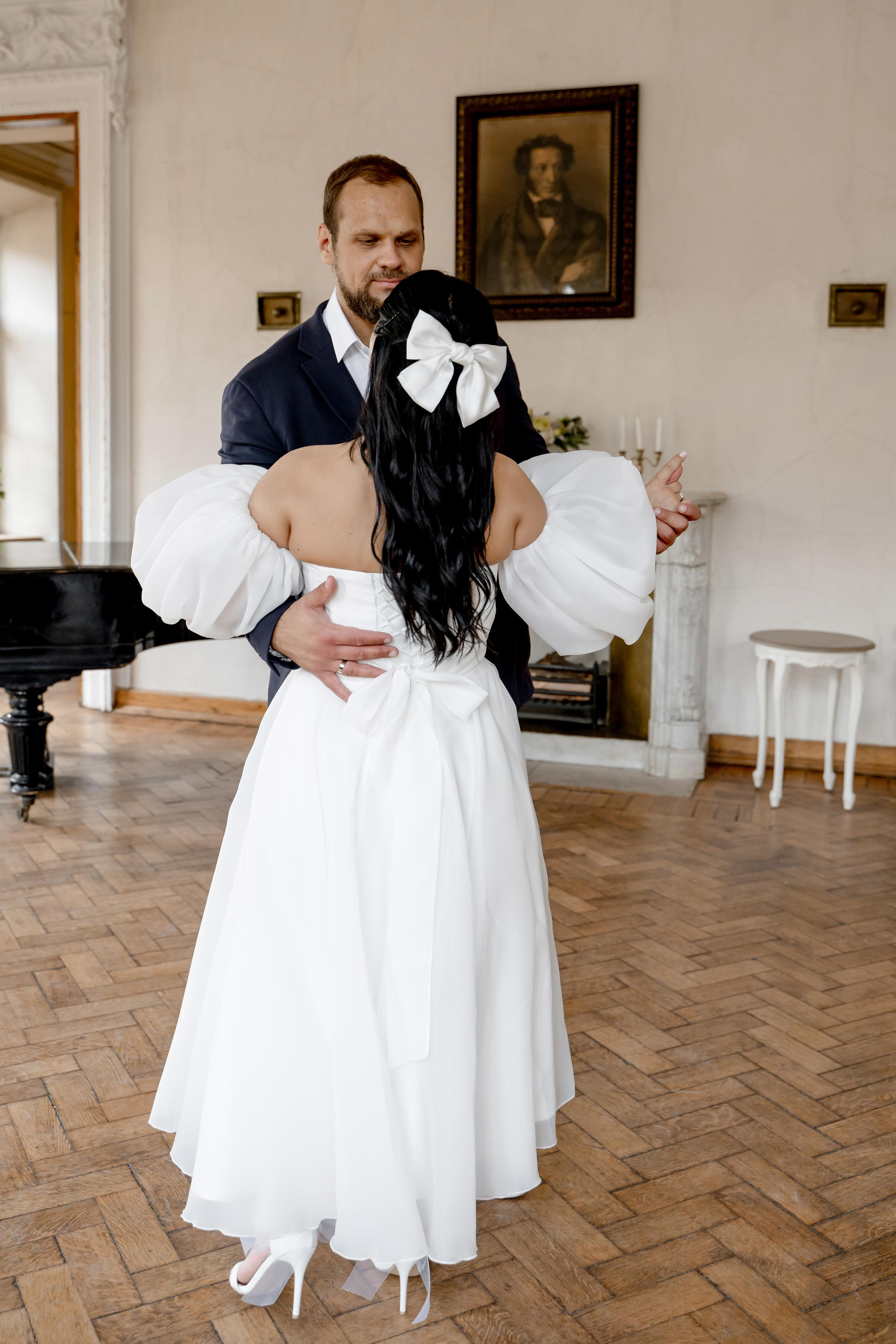 Свадебная фотосессия в библиотеке Пушкина. Индивидуальный и семейный фотограф в Москве и городе Видное. Свадебный фотограф в Москве. Свадебный фотограф в Московской области. Свадебная фотосессия 2023. Заказать свадебную фотосессию. Фотограф недорого. Красивые свадебные фотографии. Душевный фотограф. Фотограф Видное. Фотограф Домодедово. Фотограф Бутово. Фотограф Москва. Фотограф Царицыно. Свадебная фотосессия в Царицыно. Семейная фотосессия. Контент-фотосессия в Москве. Контент-фотограф. Визуал для эксперта. 