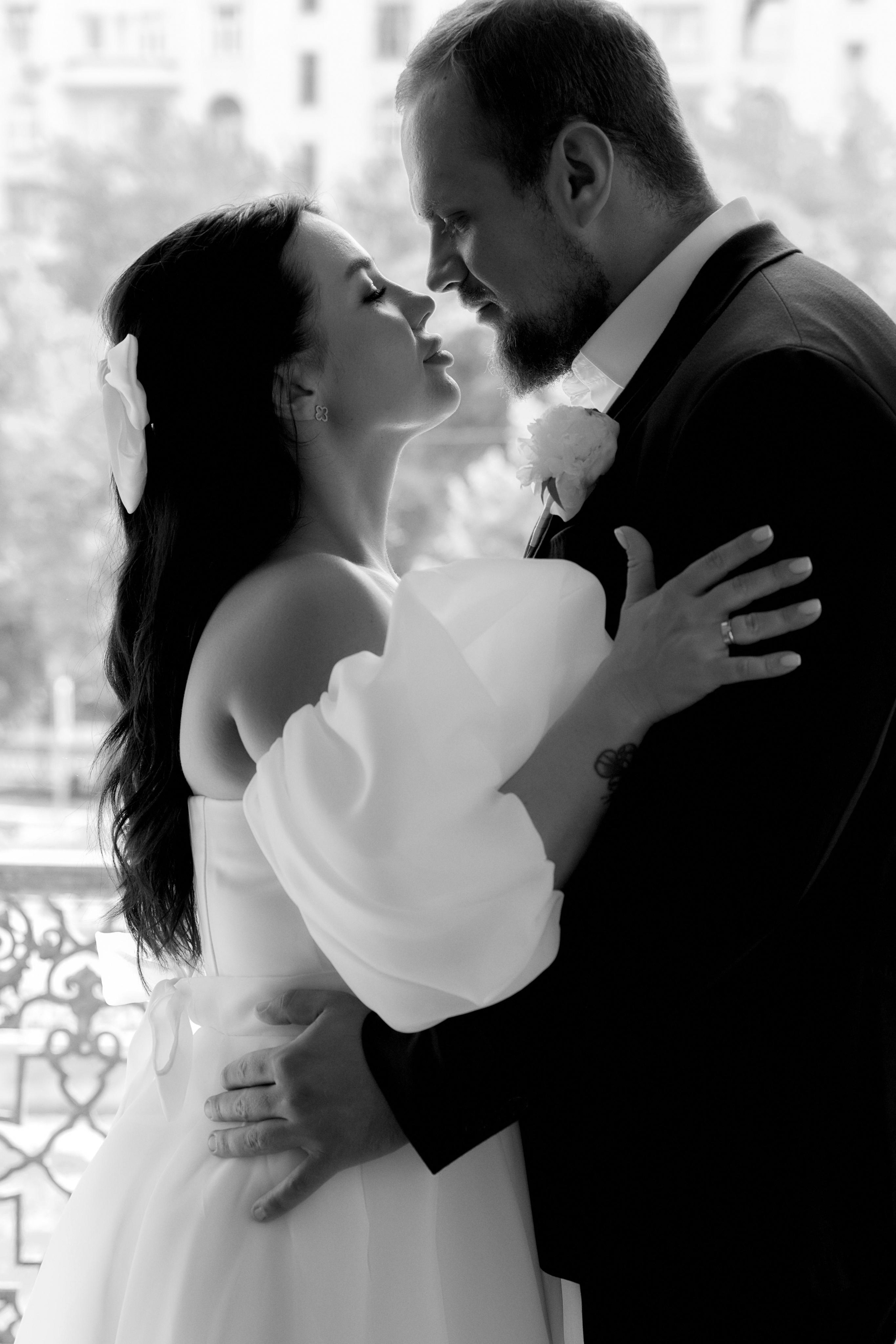 Свадебная фотосессия в библиотеке Пушкина