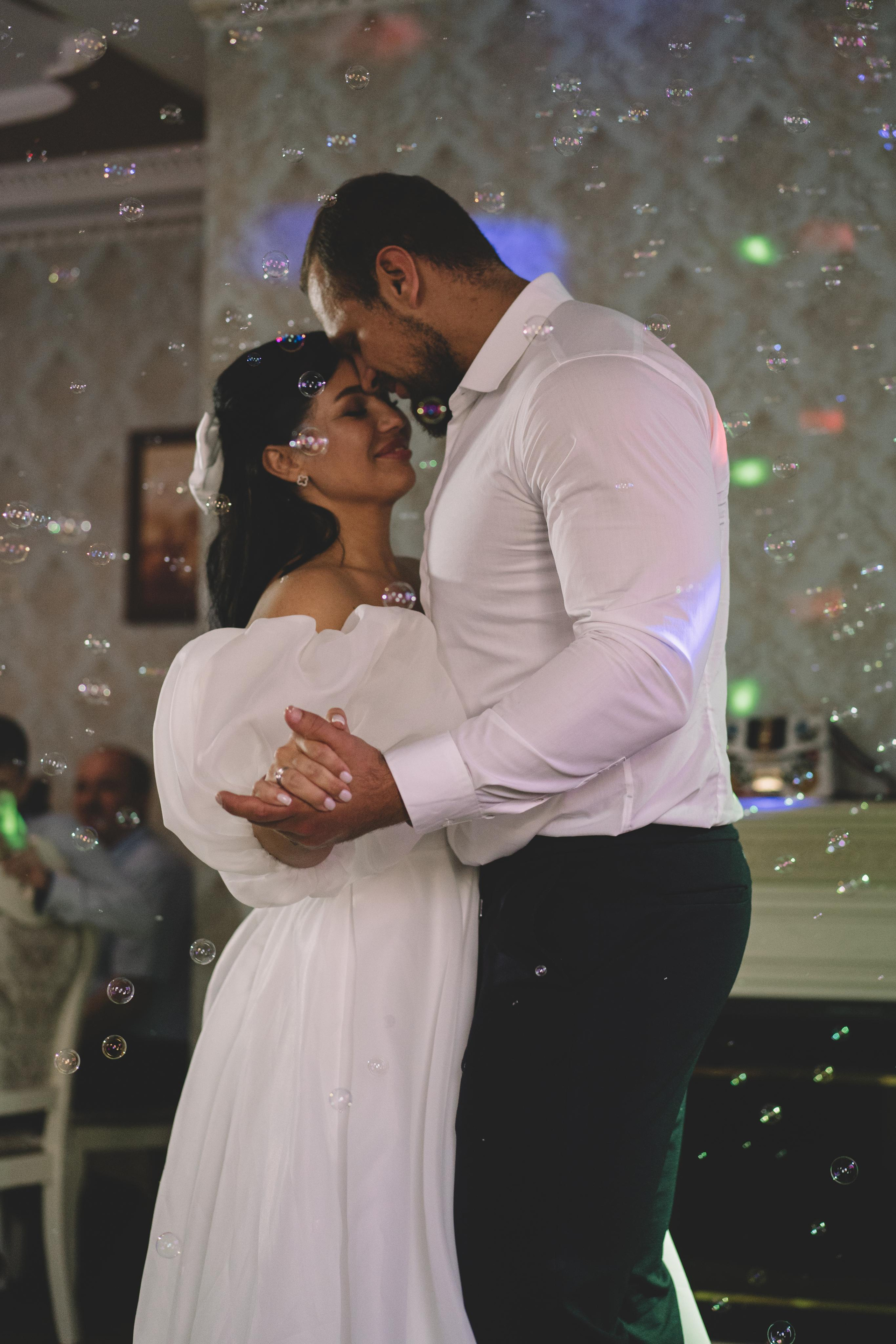 Свадебная фотосессия банкета в ресторане. Индивидуальный и семейный фотограф в Москве и городе Видное. Свадебный фотограф в Москве. Свадебный фотограф в Московской области. Свадебная фотосессия 2023. Заказать свадебную фотосессию. Фотограф недорого. Красивые свадебные фотографии. Душевный фотограф. Фотограф Видное. Фотограф Домодедово. Фотограф Бутово. Фотограф Москва. Фотограф Царицыно. Свадебная фотосессия в Царицыно. Семейная фотосессия. Контент-фотосессия в Москве. Контент-фотограф. Визуал для эксперта. 