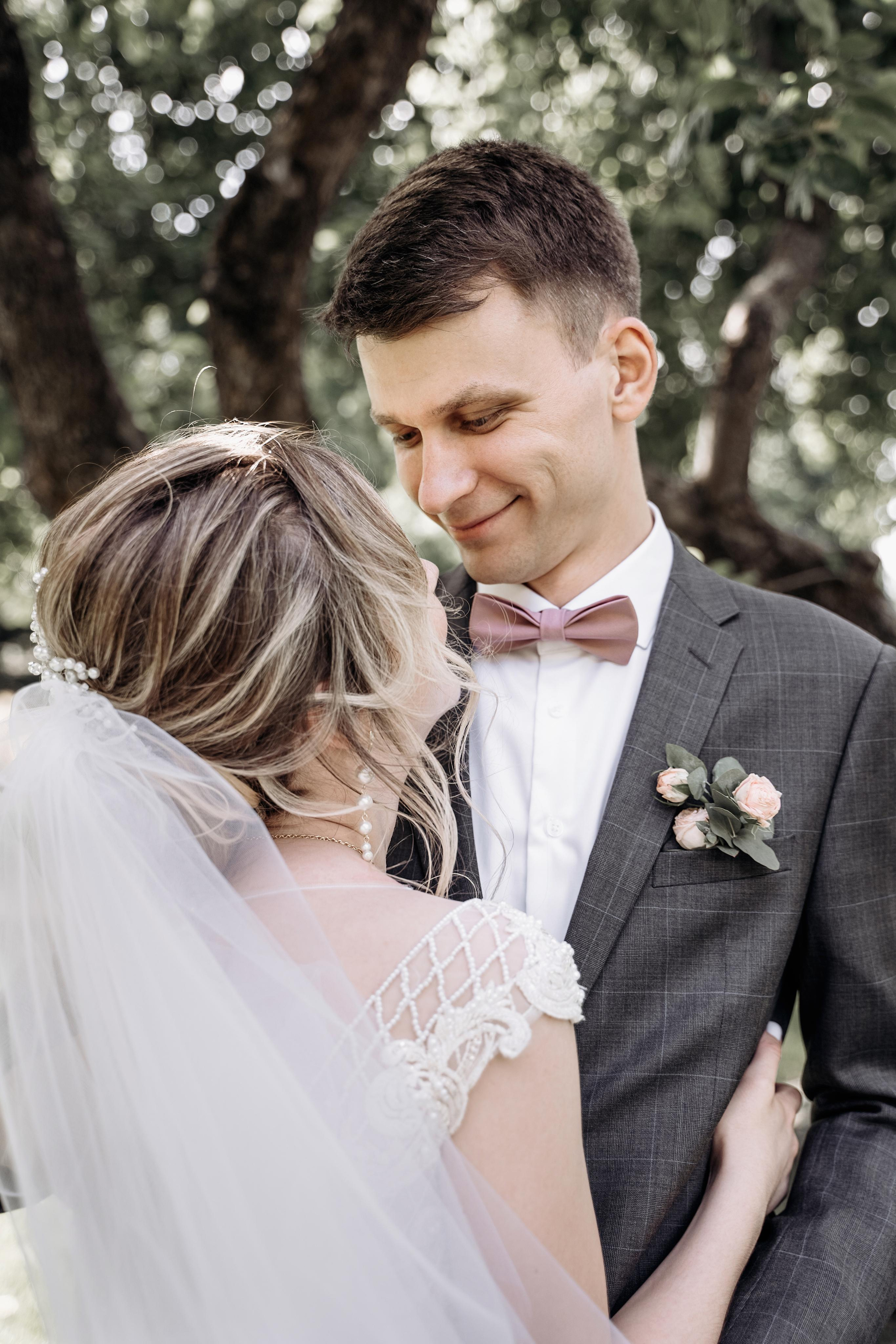 Свадебная фотосессия летом в Москве и Московской области. Индивидуальный и семейный фотограф в Москве и городе Видное. Свадебный фотограф в Москве. Свадебный фотограф в Московской области. Свадебная фотосессия 2023. Заказать свадебную фотосессию. Фотограф недорого. Красивые свадебные фотографии. Душевный фотограф. Фотограф Видное. Фотограф Домодедово. Фотограф Бутово. Фотограф Москва. Фотограф Царицыно. Свадебная фотосессия в Царицыно. Семейная фотосессия. Контент-фотосессия в Москве. Контент-фотограф. Визуал для эксперта. 