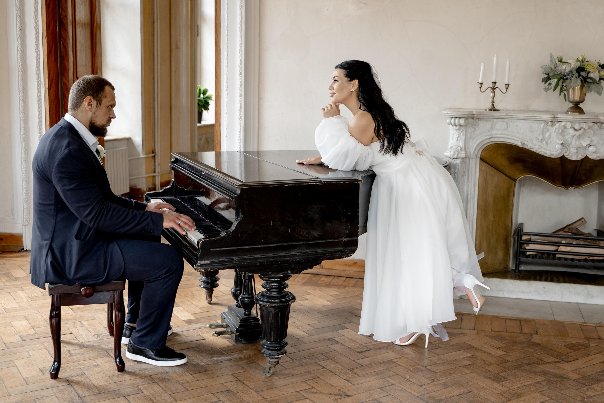 Свадебная фотосессия в библиотеке Пушкина. Индивидуальный и семейный фотограф в Москве и городе Видное. Свадебный фотограф в Москве. Свадебный фотограф в Московской области. Свадебная фотосессия 2023. Заказать свадебную фотосессию. Фотограф недорого. Красивые свадебные фотографии. Душевный фотограф. Фотограф Видное. Фотограф Домодедово. Фотограф Бутово. Фотограф Москва. Фотограф Царицыно. Свадебная фотосессия в Царицыно. Семейная фотосессия. Контент-фотосессия в Москве. Контент-фотограф. Визуал для эксперта. 