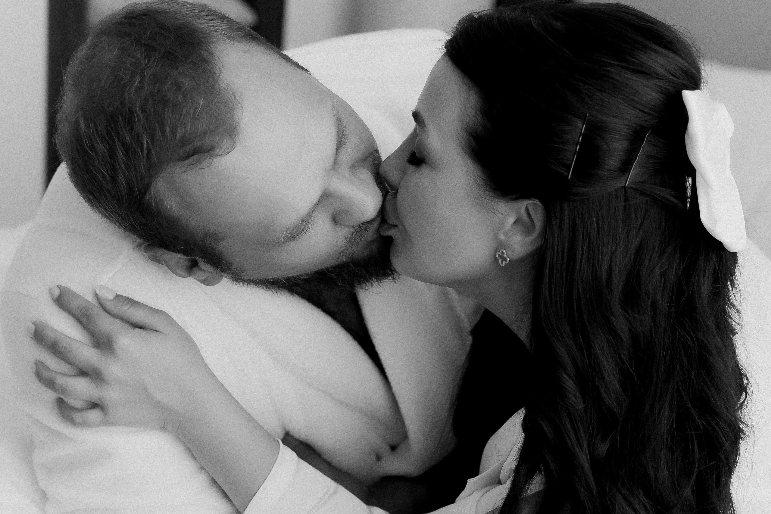 Свадебная фотосессия сборов жениха и невесты в номере отеля. Индивидуальный и семейный фотограф в Москве и городе Видное. Свадебный фотограф в Москве. Свадебный фотограф в Московской области. Свадебная фотосессия 2023. Заказать свадебную фотосессию. Фотограф недорого. Красивые свадебные фотографии. Душевный фотограф. Фотограф Видное. Фотограф Домодедово. Фотограф Бутово. Фотограф Москва. Фотограф Царицыно. Свадебная фотосессия в Царицыно. Семейная фотосессия. Контент-фотосессия в Москве. Контент-фотограф. Визуал для эксперта. 