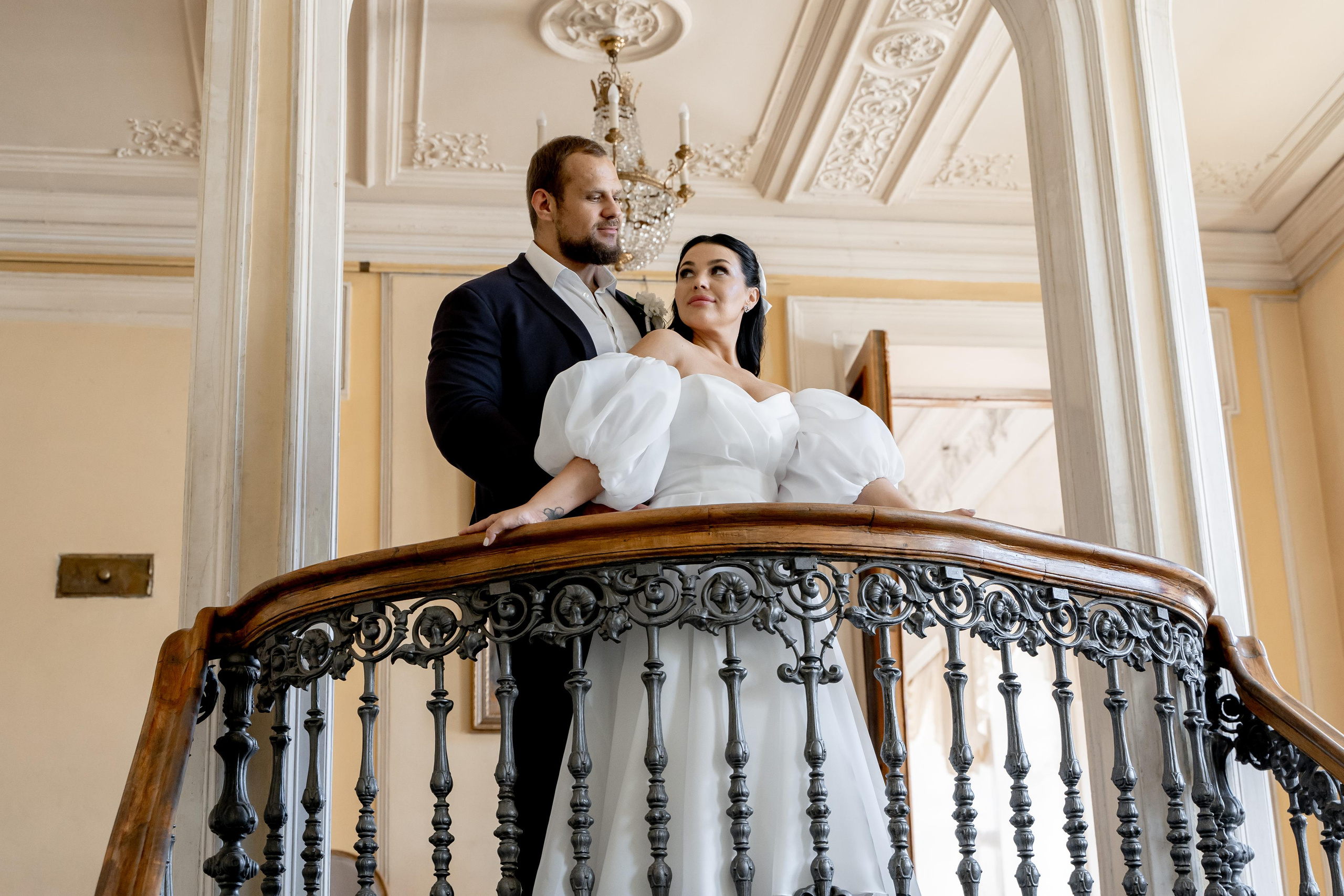 Свадебная фотосессия в библиотеке Пушкина. Индивидуальный и семейный фотограф в Москве и городе Видное. Свадебный фотограф в Москве. Свадебный фотограф в Московской области. Свадебная фотосессия 2023. Заказать свадебную фотосессию. Фотограф недорого. Красивые свадебные фотографии. Душевный фотограф. Фотограф Видное. Фотограф Домодедово. Фотограф Бутово. Фотограф Москва. Фотограф Царицыно. Свадебная фотосессия в Царицыно. Семейная фотосессия. Контент-фотосессия в Москве. Контент-фотограф. Визуал для эксперта. 