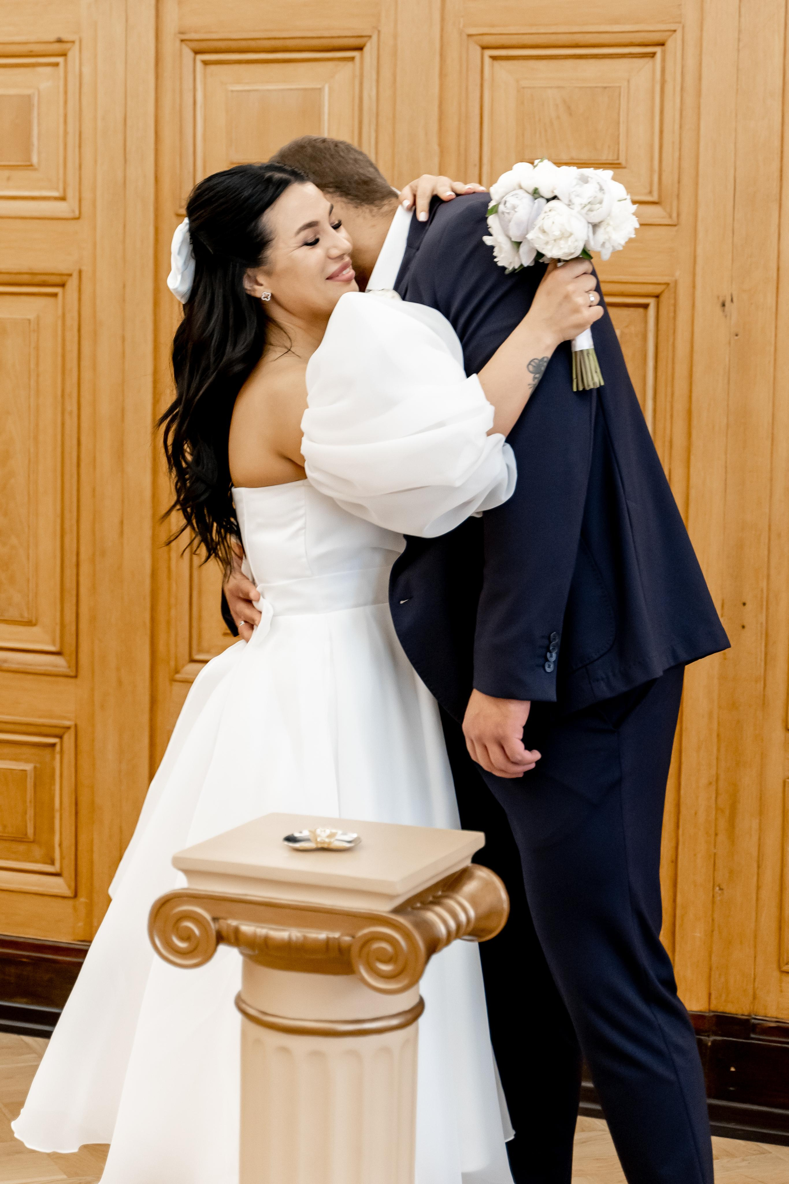 Свадебная фотосессия в Грибоедовском ЗАГСе.Индивидуальный и семейный фотограф в Москве и городе Видное. Свадебный фотограф в Москве. Свадебный фотограф в Московской области. Свадебная фотосессия 2023. Заказать свадебную фотосессию. Фотограф недорого. Красивые свадебные фотографии. Душевный фотограф. Фотограф Видное. Фотограф Домодедово. Фотограф Бутово. Фотограф Москва. Фотограф Царицыно. Свадебная фотосессия в Царицыно. Семейная фотосессия. Контент-фотосессия в Москве. Контент-фотограф. Визуал для эксперта.  