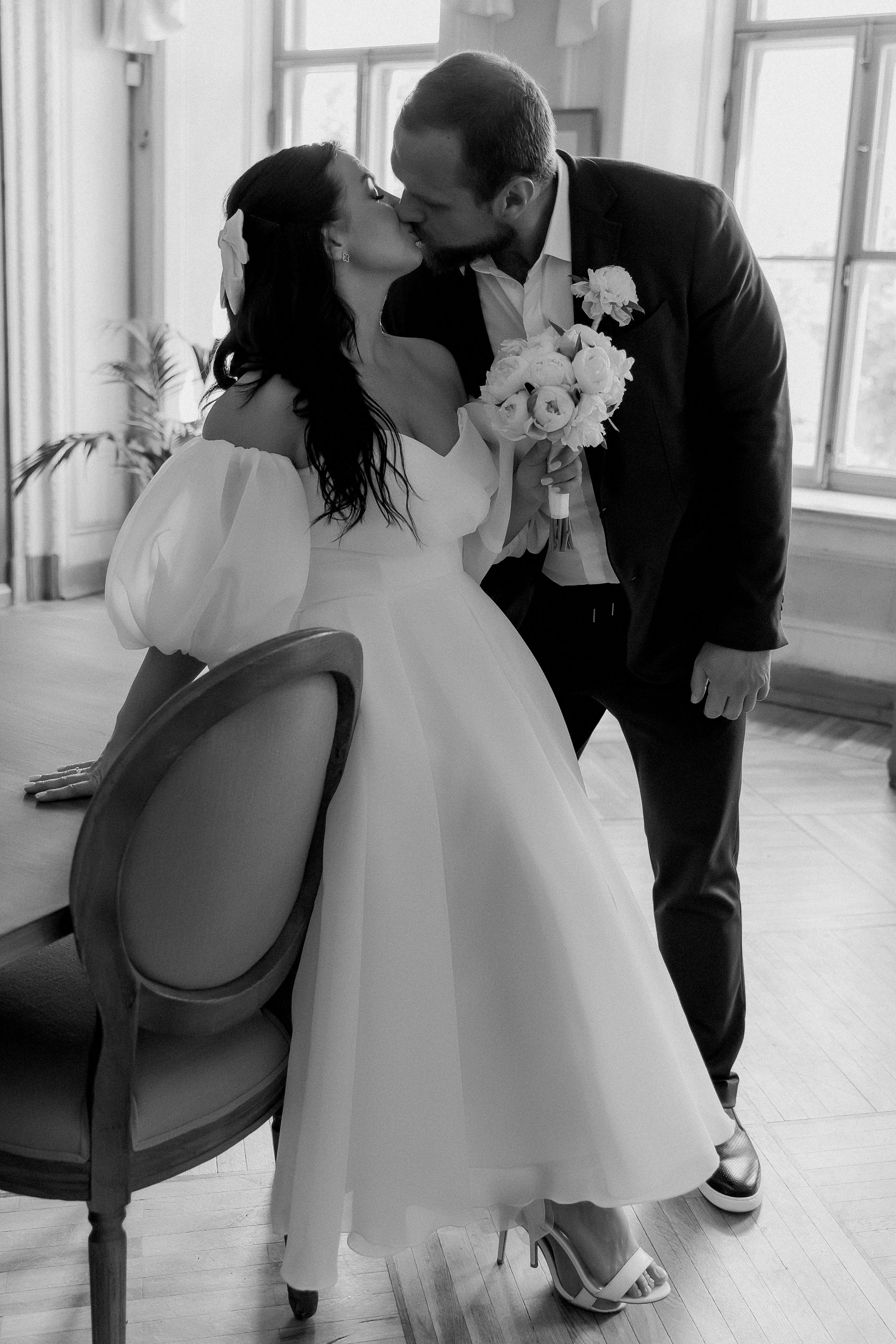 Свадебная фотосессия в библиотеке Пушкина. Индивидуальный и семейный фотограф в Москве и городе Видное. Свадебный фотограф в Москве. Свадебный фотограф в Московской области. Свадебная фотосессия 2023. Заказать свадебную фотосессию. Фотограф недорого. Красивые свадебные фотографии. Душевный фотограф. Фотограф Видное. Фотограф Домодедово. Фотограф Бутово. Фотограф Москва. Фотограф Царицыно. Свадебная фотосессия в Царицыно. Семейная фотосессия. Контент-фотосессия в Москве. Контент-фотограф. Визуал для эксперта. 