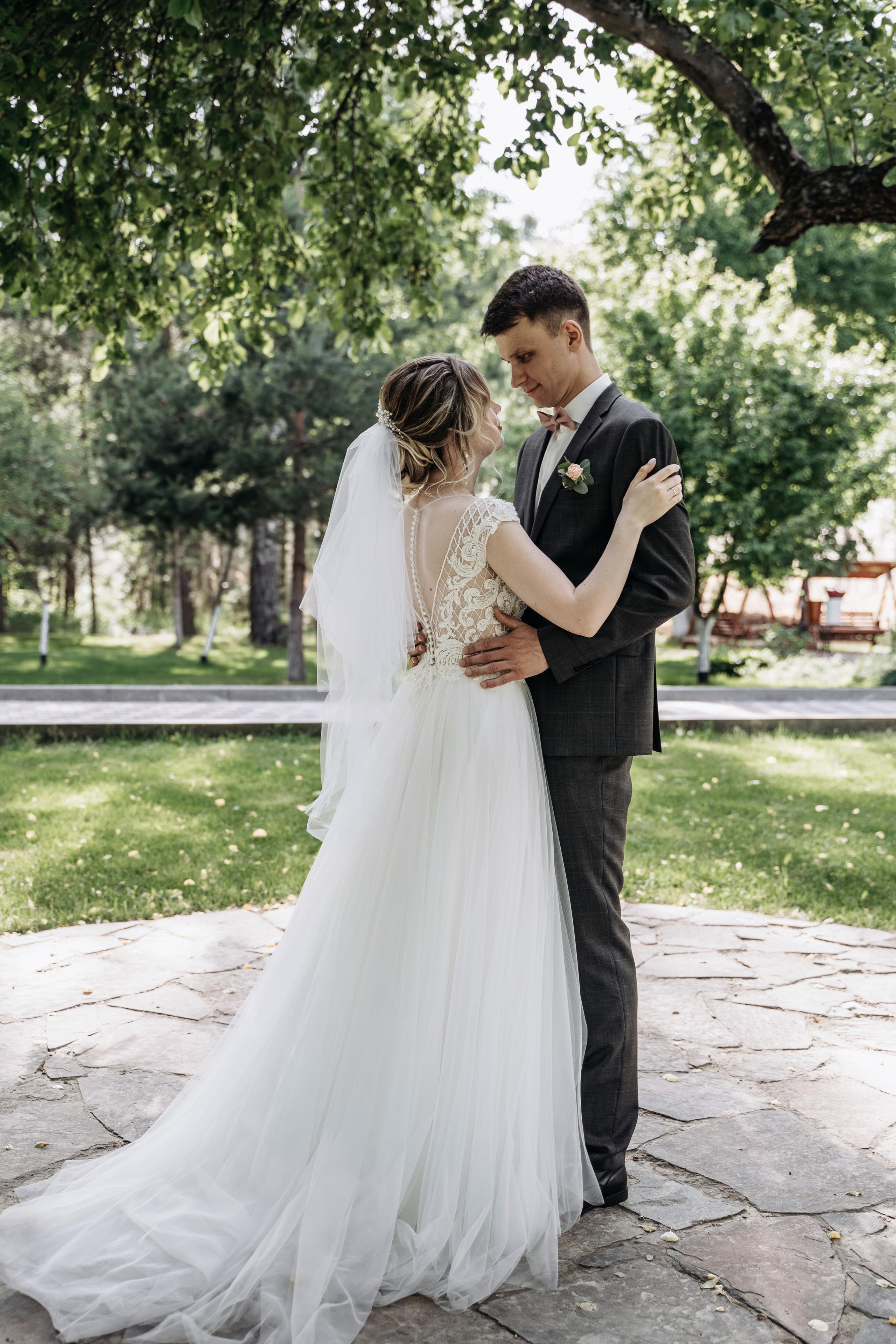 Свадебная фотосессия летом в Москве и Московской области