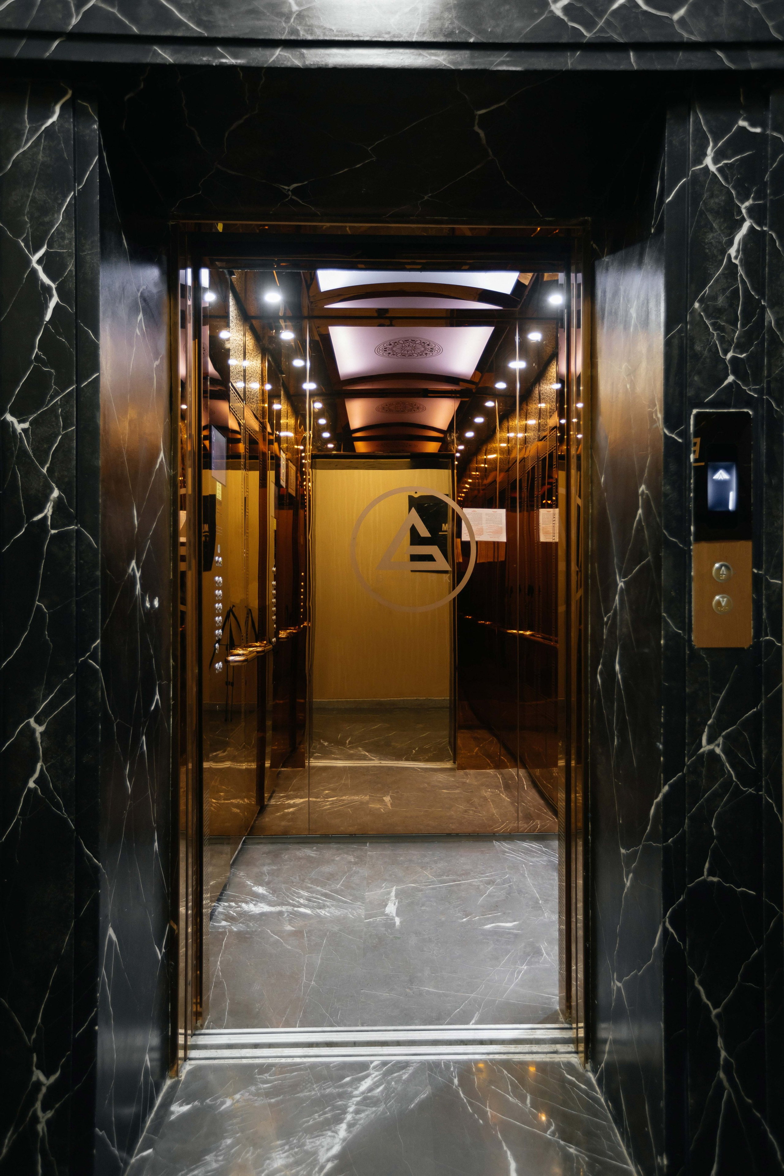 Проект 4. Lift Master. Дата: март 2023. Профессиональный фотограф в городе Астана/Алматы Даурен Сембаев