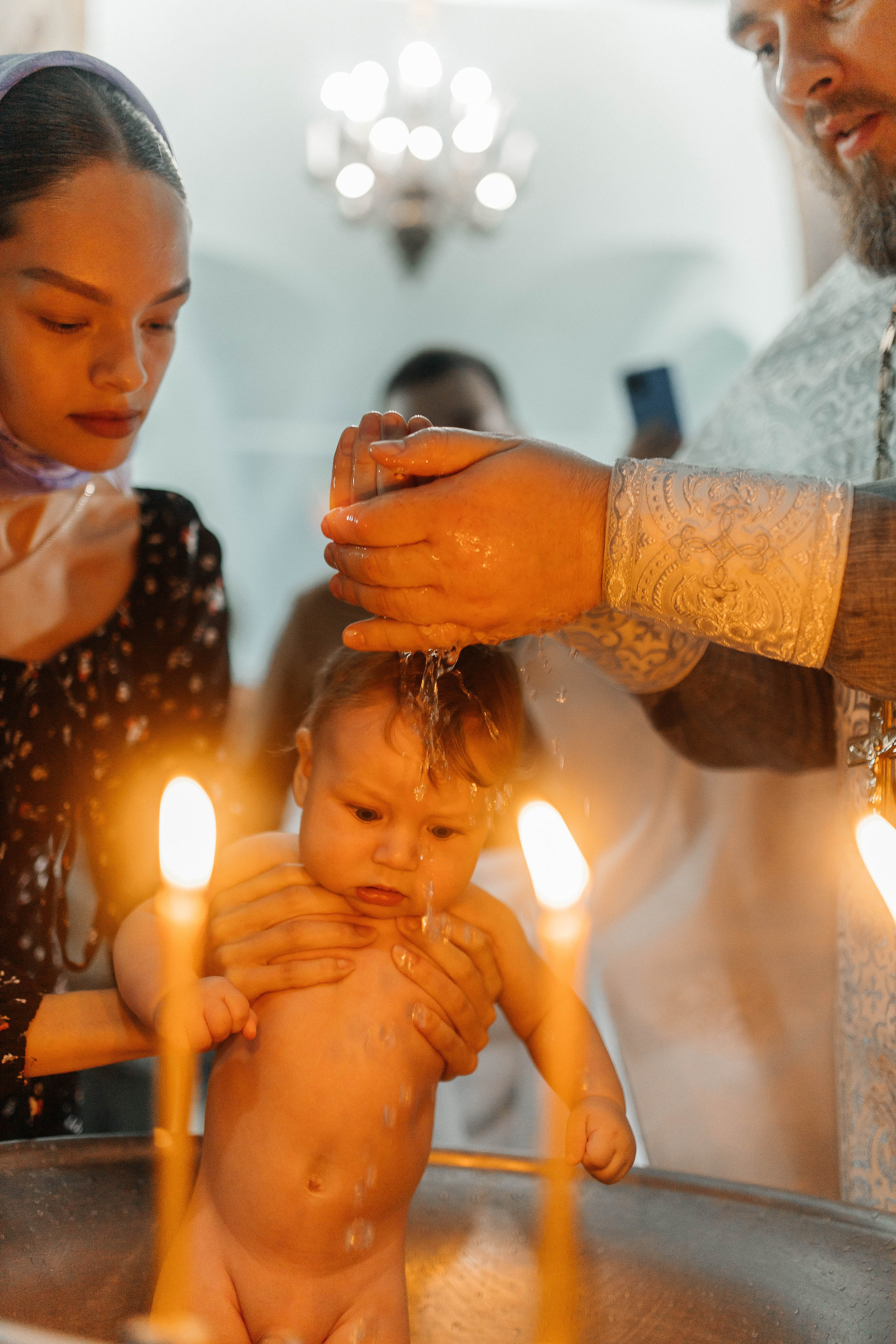 Таинство крещения. Фотограф НИНА ФЕДОРОВА